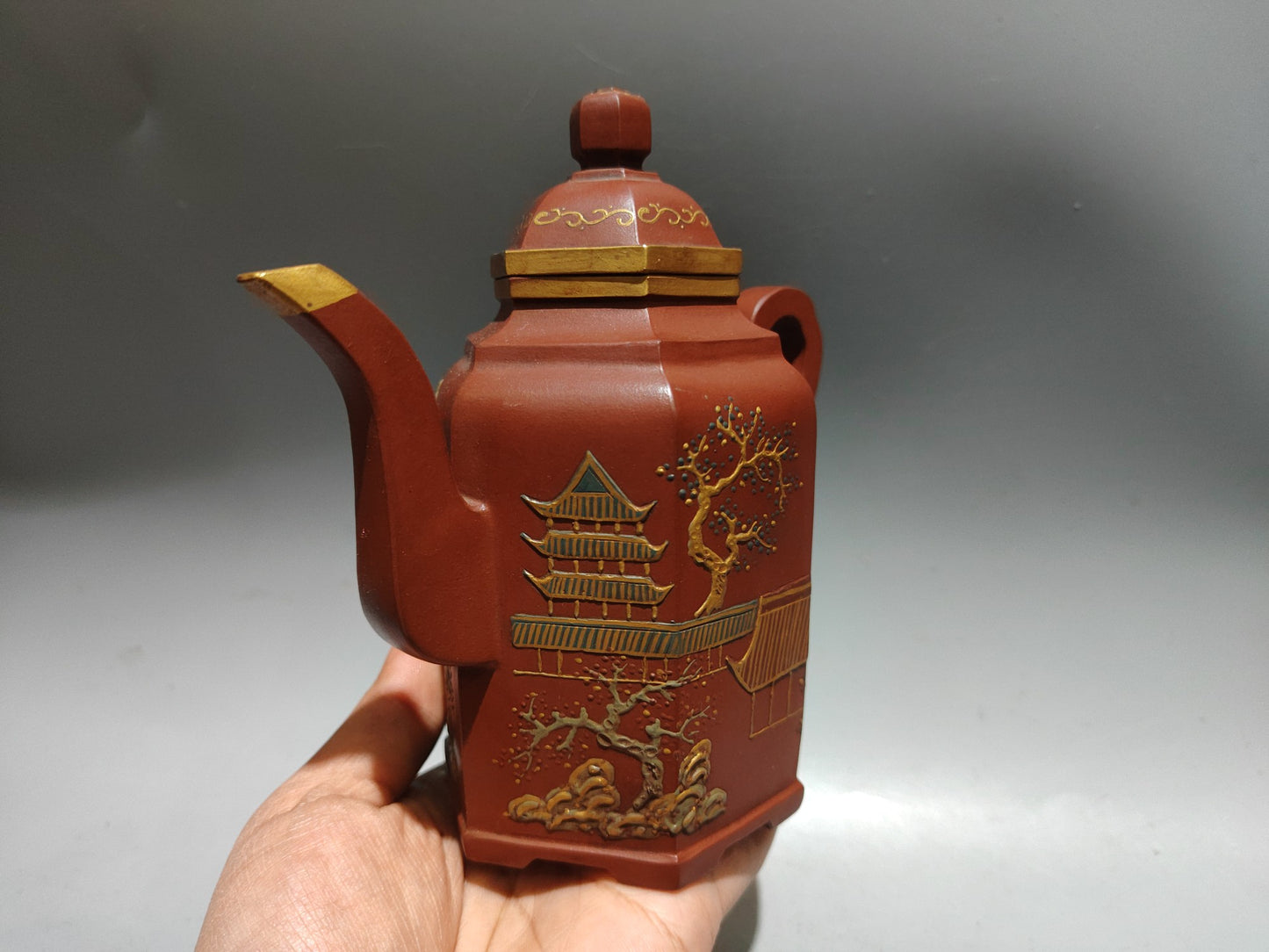 A0087 Chinese Gilt Gold Yixing Zisha Clay Scenery Design Teapot