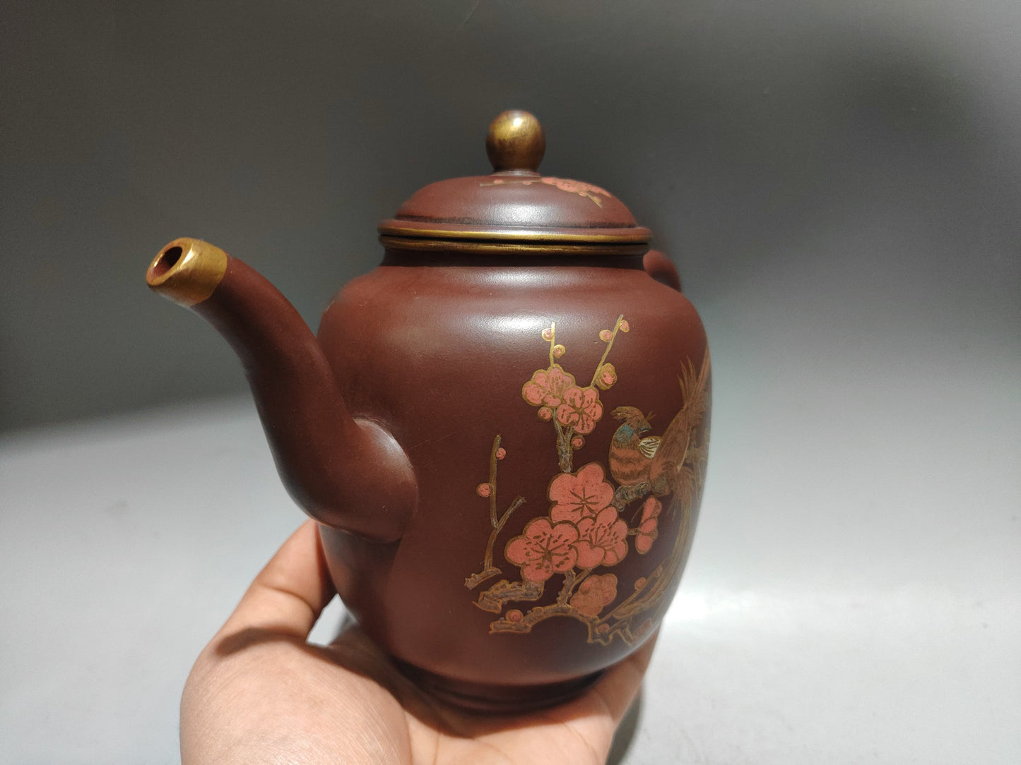 A0088 Chinese Gilt Gold Flower Bird Design Yixing Zisha Clay Teapot w Artist Signed