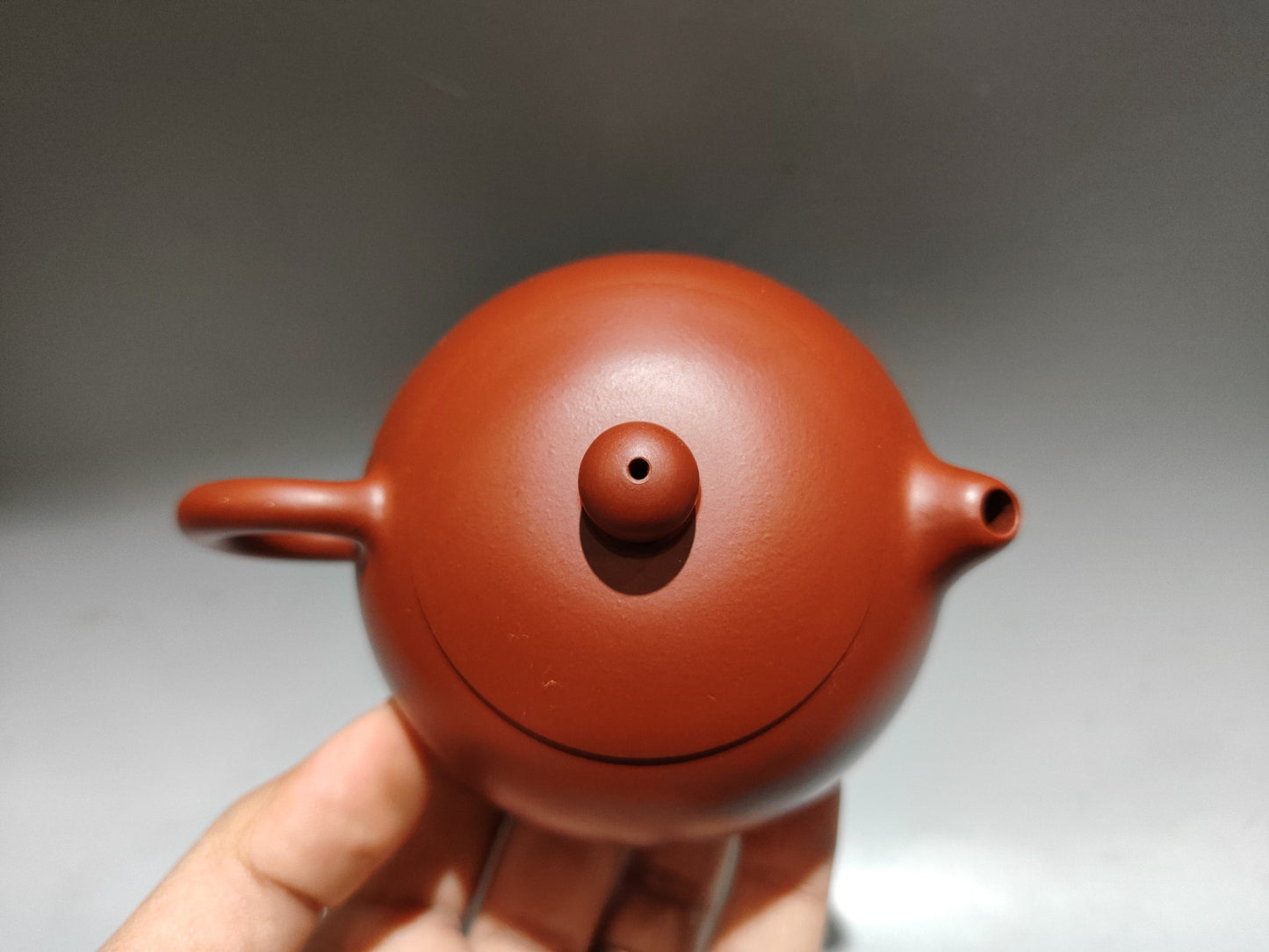 A0092 Chinese Yixing Zisha Clay Teapot w Artist Signed