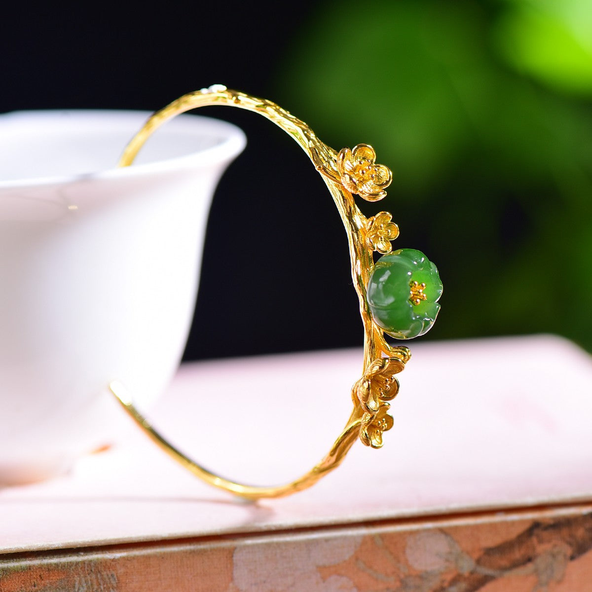 A0100 Chinese Gilt Gold Silver Inlay Green Hetian Jade Flower Bracelet