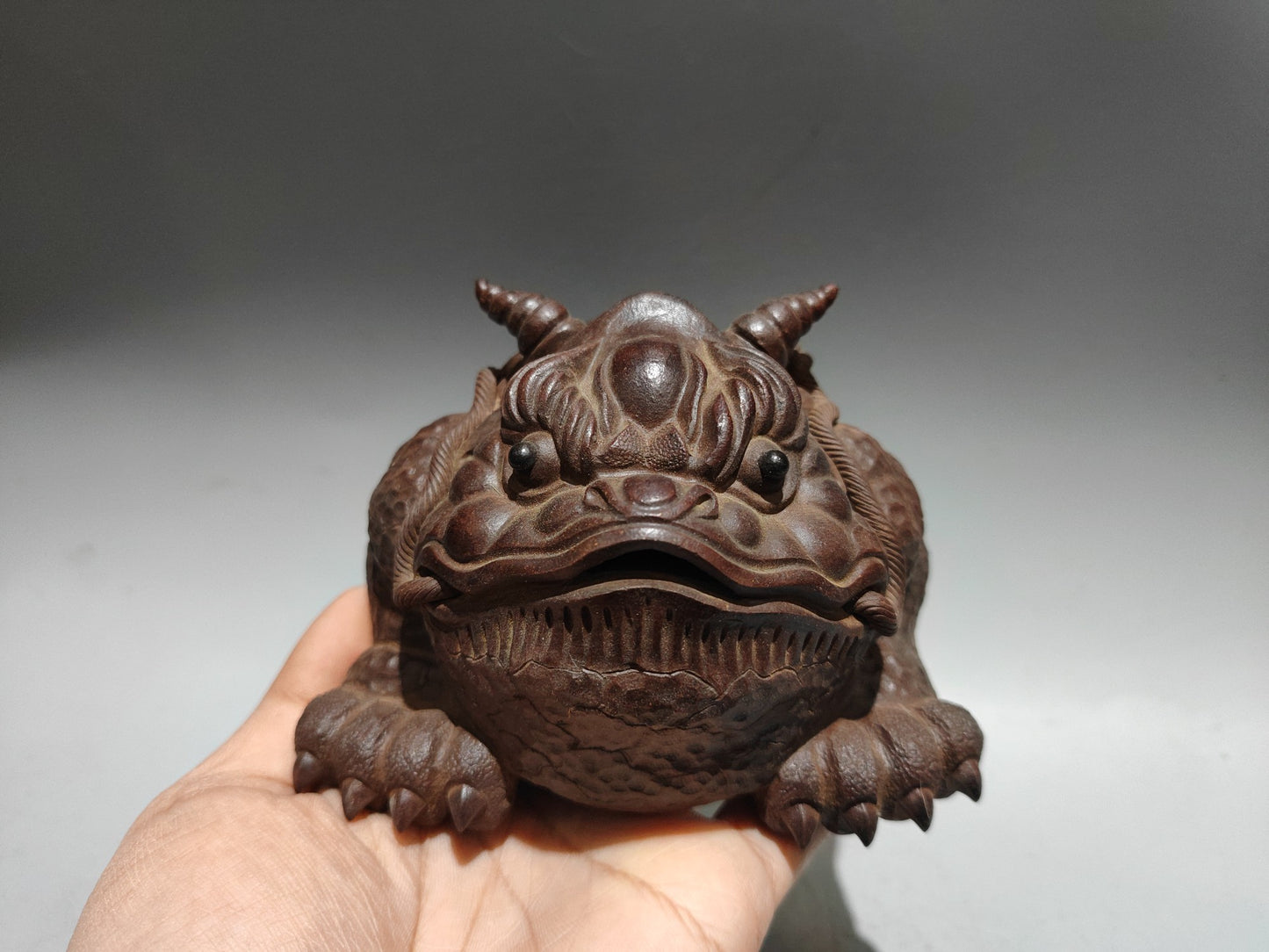 A0101 Old Chinese Yixing Zisha Clay Fortune Toad Statue