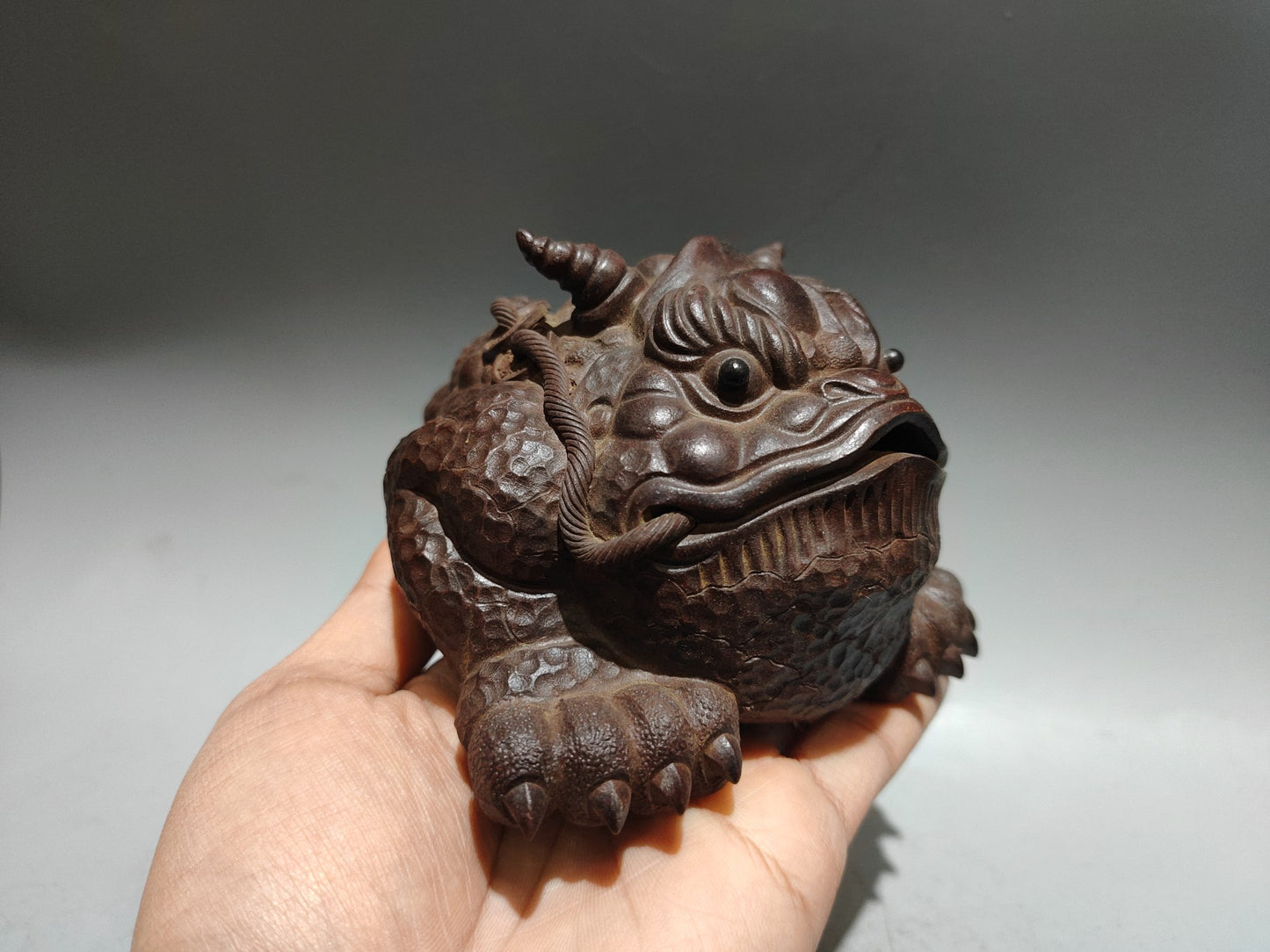 A0101 Old Chinese Yixing Zisha Clay Fortune Toad Statue