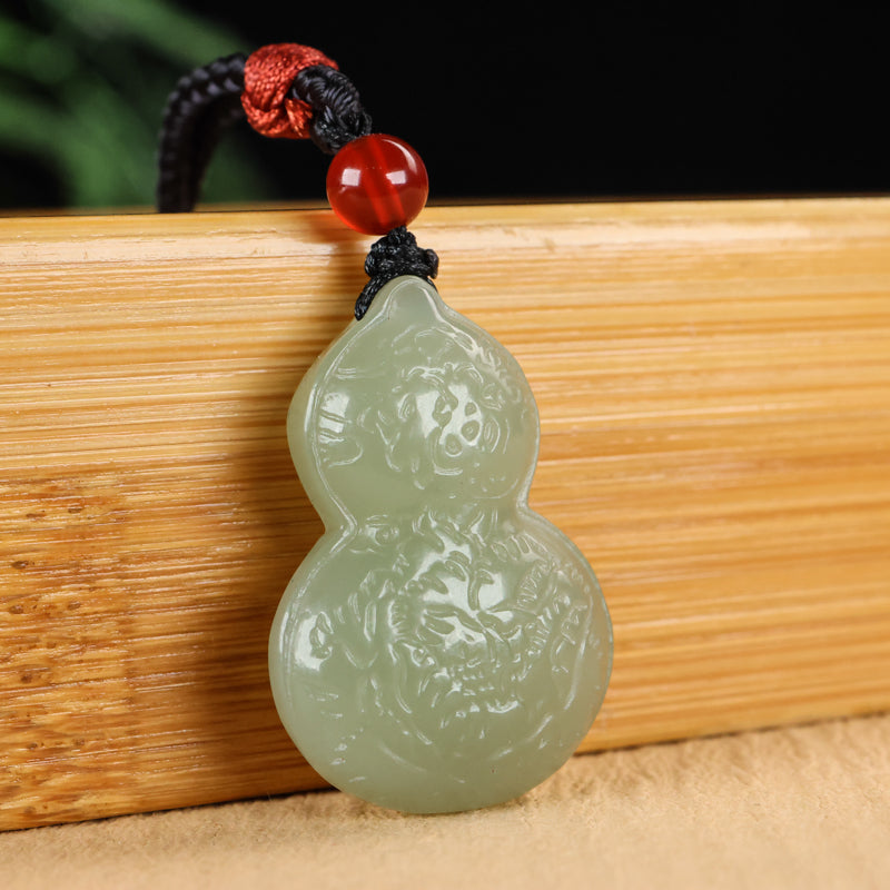 A0113 Chinese Natural Green Hetian Jade Gourd Pendant