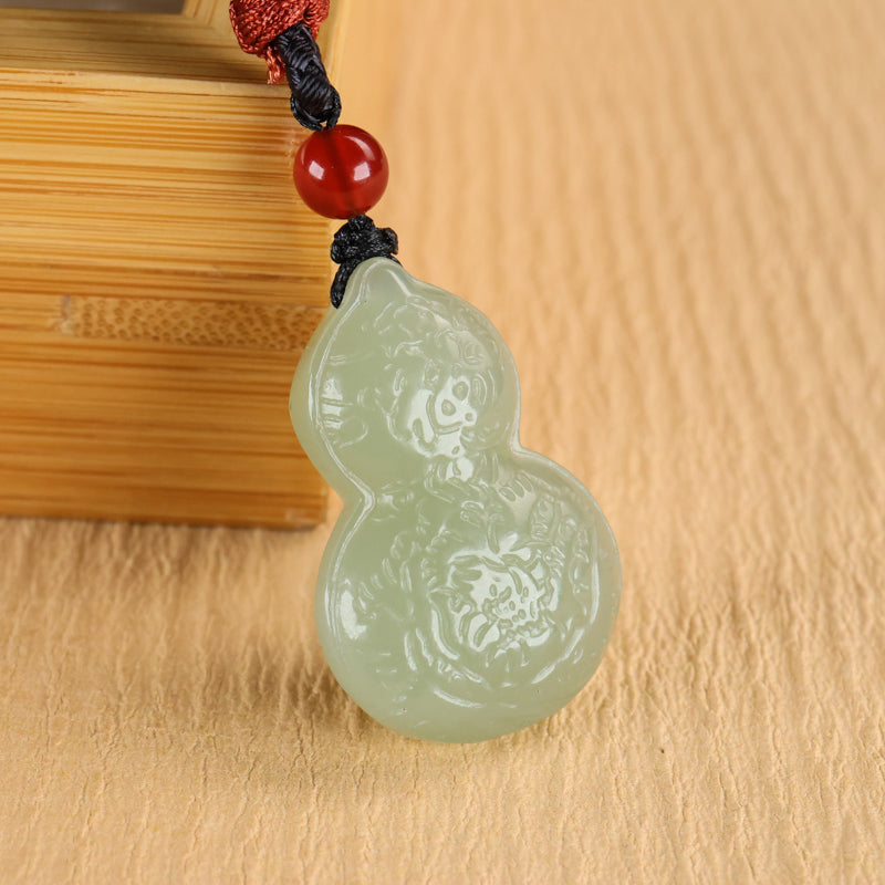 A0113 Chinese Natural Green Hetian Jade Gourd Pendant