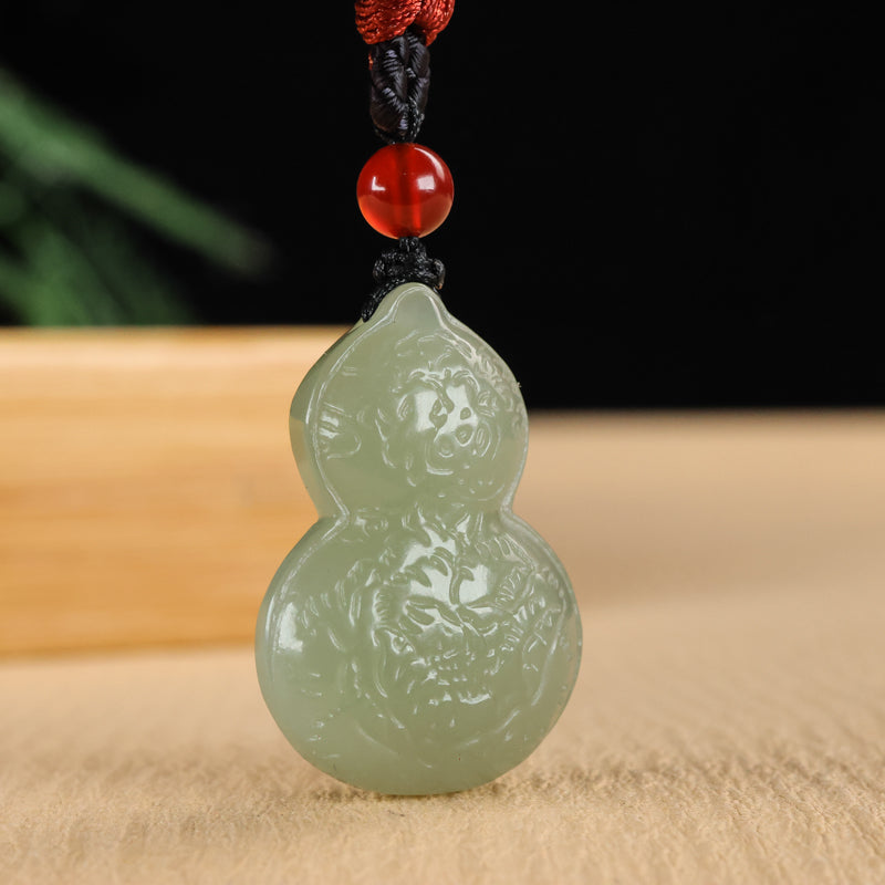 A0113 Chinese Natural Green Hetian Jade Gourd Pendant