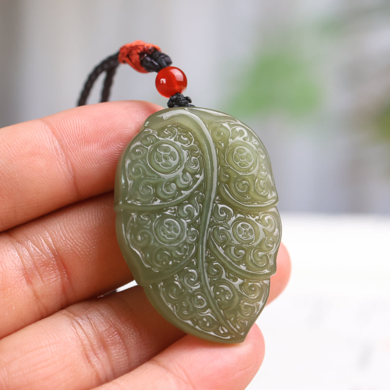 A0120 Chines Natural Green Hetian Jade Carved Leaf Pendant