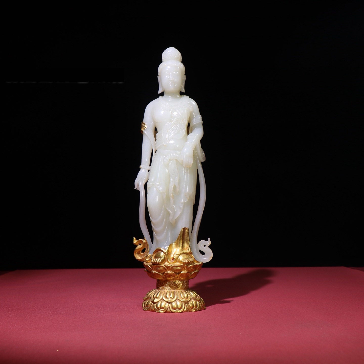 A0139 High Quality Chinese Gilt Gold Inlay White Hetian Jade Kwan-yin Statue