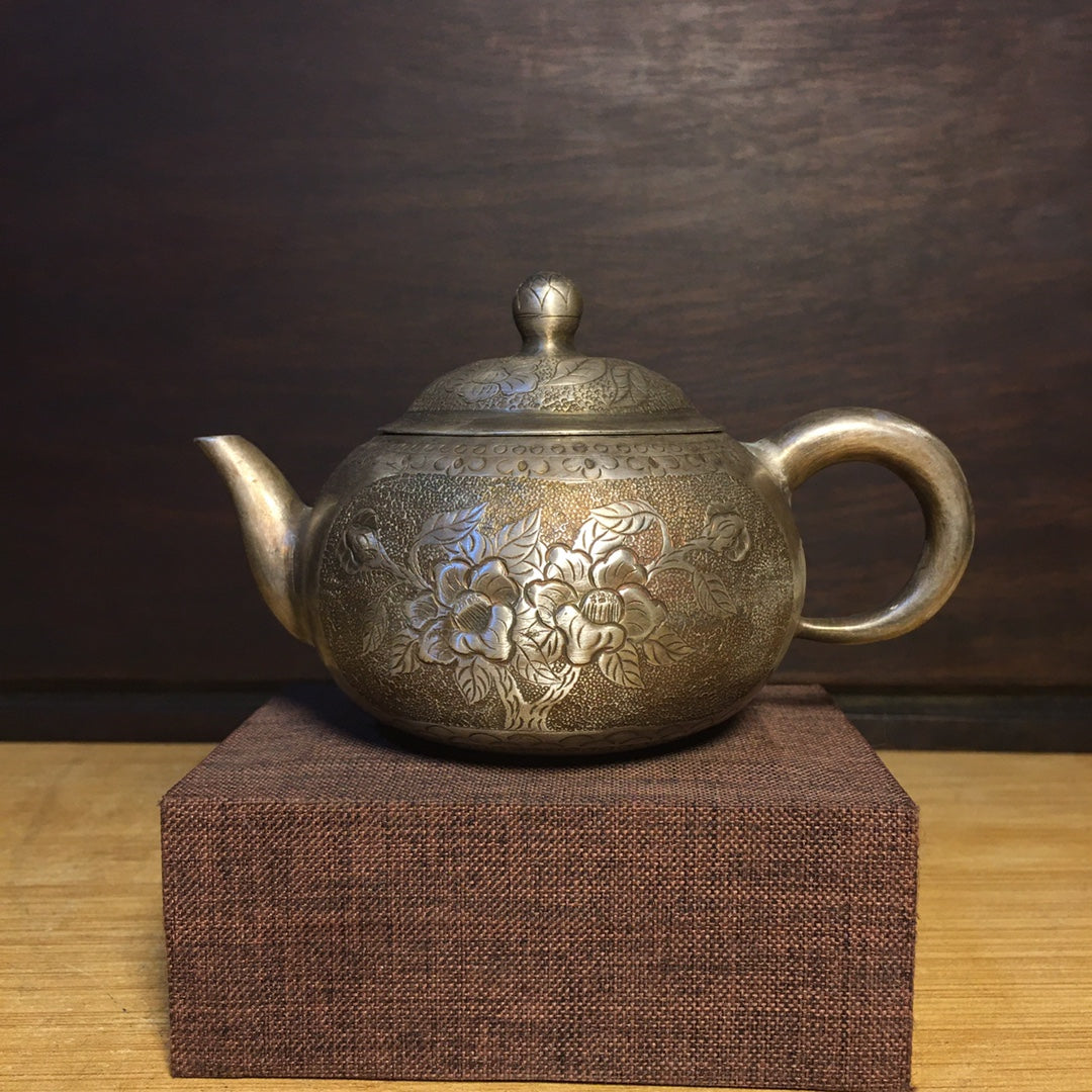 A0147 Vintage Chinese Pure Silver Flower Design Teapot