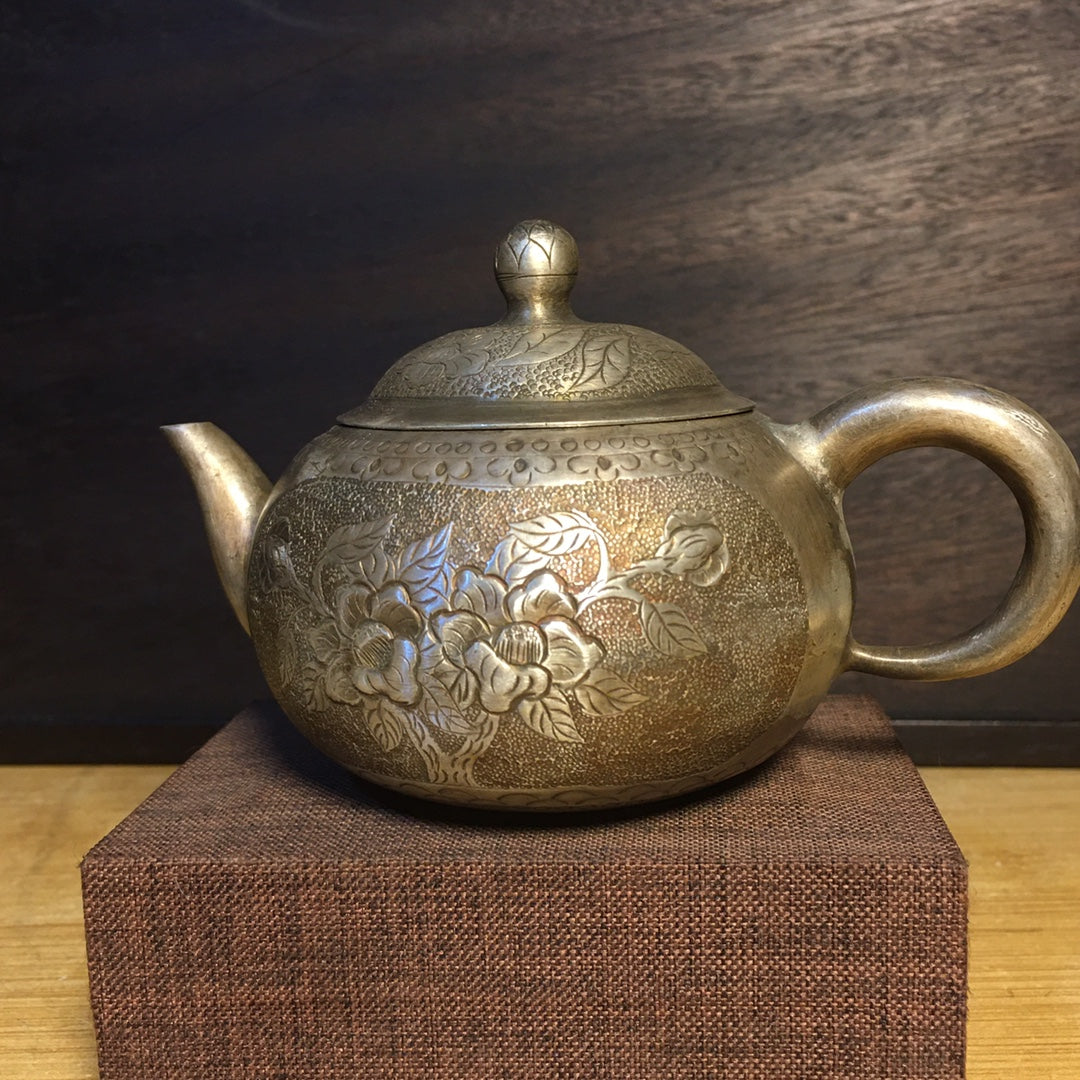 A0147 Vintage Chinese Pure Silver Flower Design Teapot