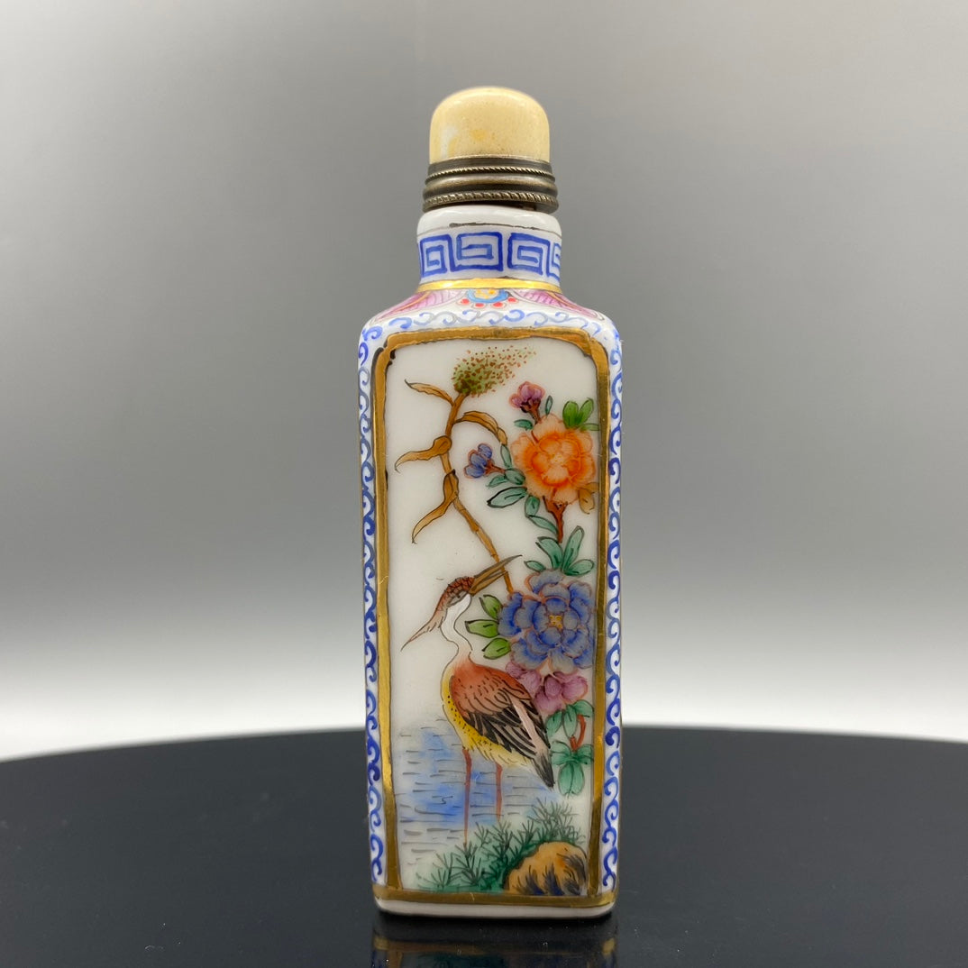 A0152 Old Chinese Gilt Gold Famille Rose Peking Glass Lotus Flower & Crane Design Snuff Bottle