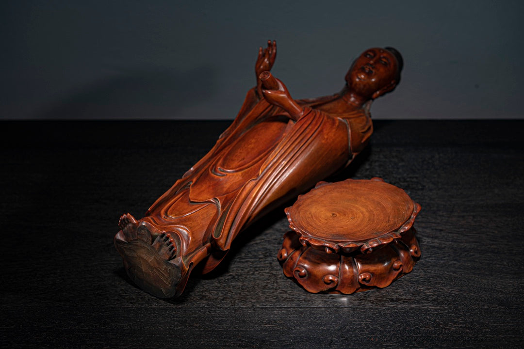 A0154 Old Chinese Boxwood Wood Carved Kwan-yin Statue