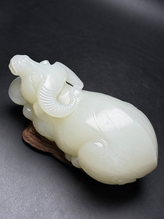 A0182 High Quality Chinese White Hetian Jade Fortune Ox Statue