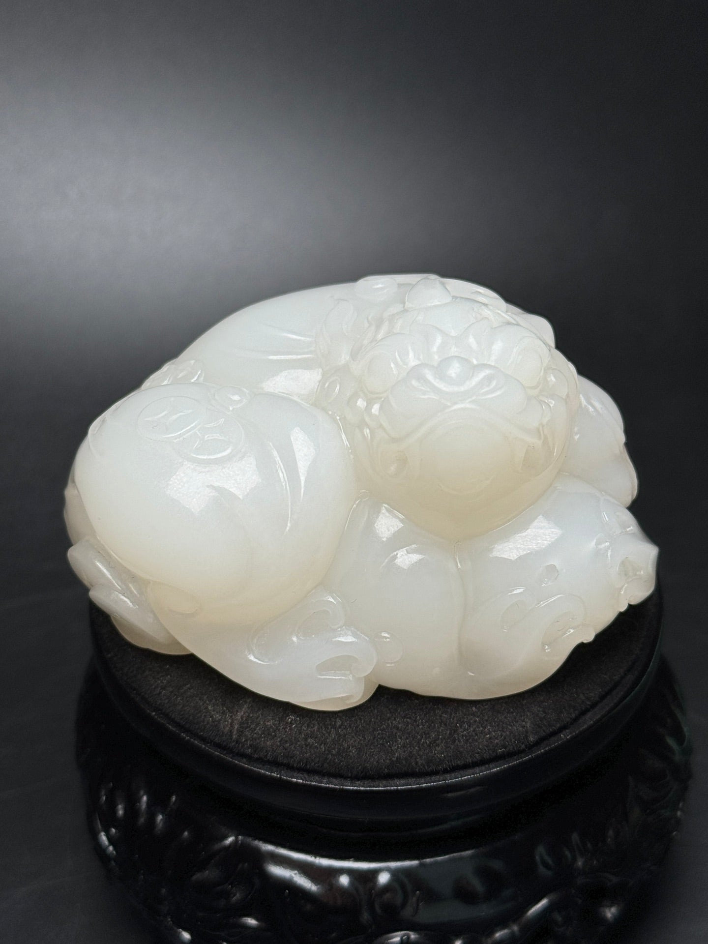 A0184 Superb Chinese White Hetain Jade Carved Fortune Toad Statue