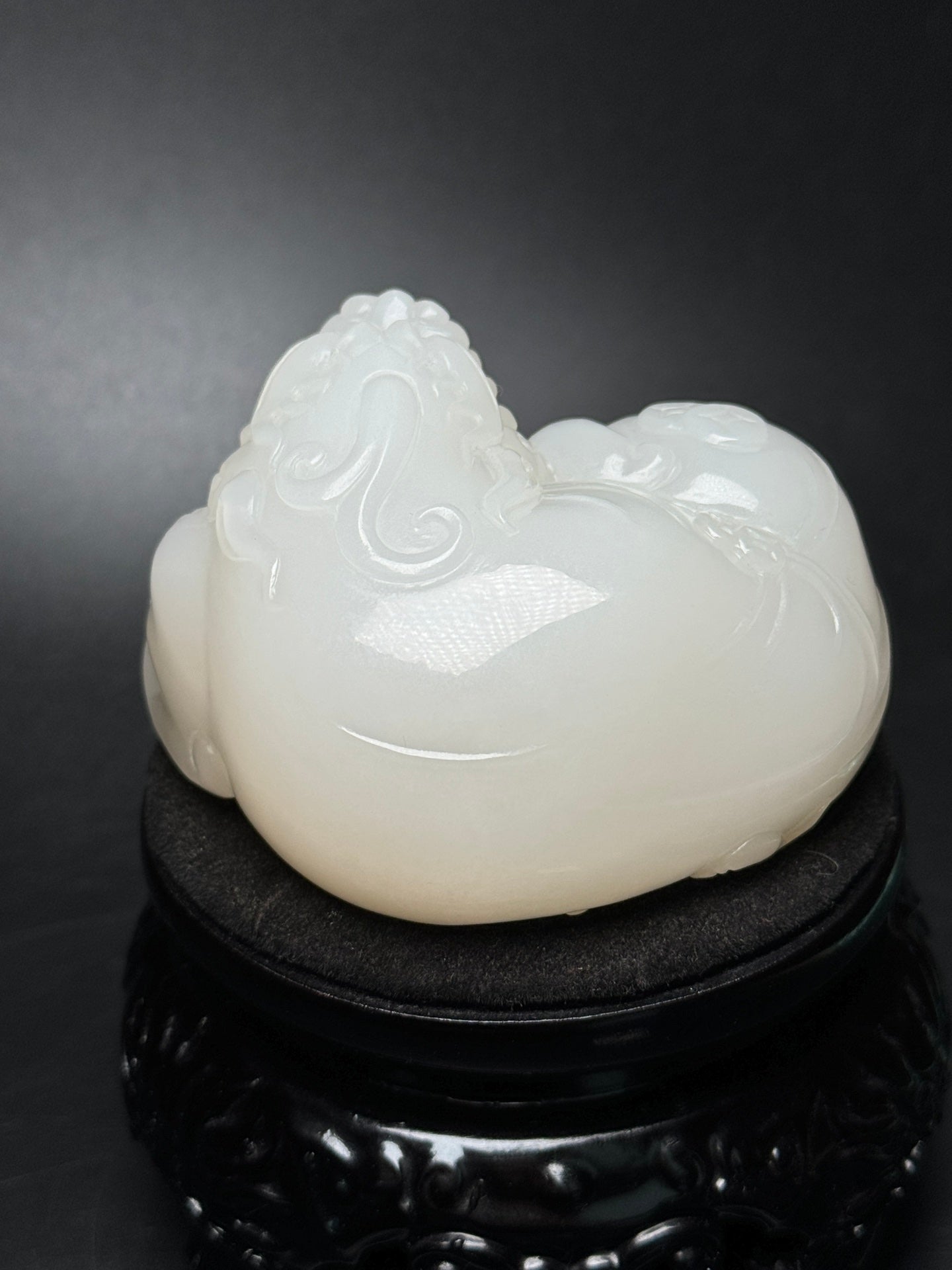 A0184 Superb Chinese White Hetain Jade Carved Fortune Toad Statue