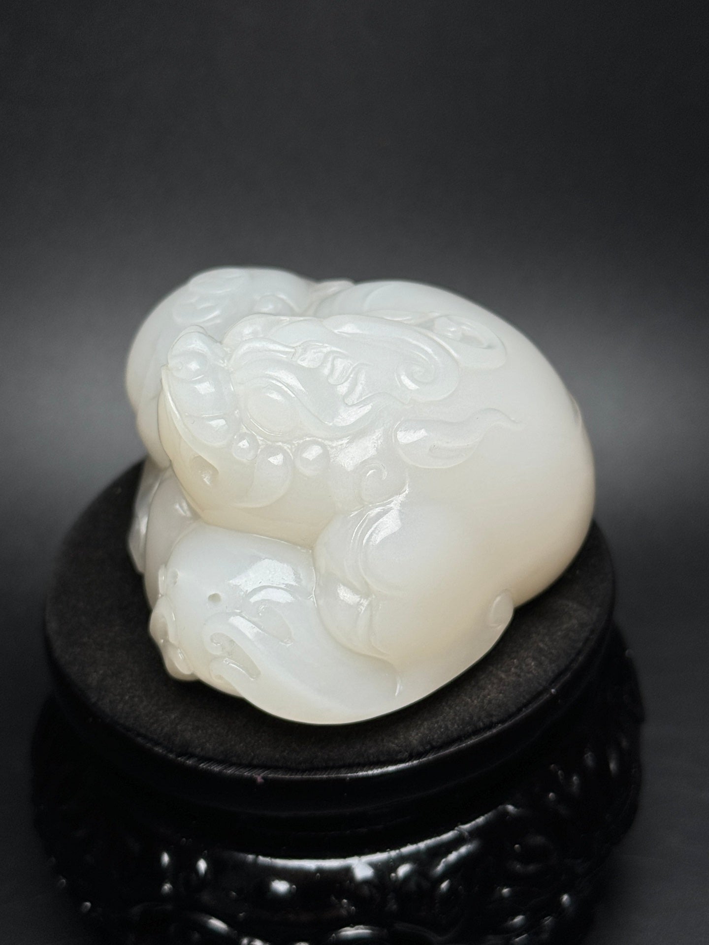 A0184 Superb Chinese White Hetain Jade Carved Fortune Toad Statue