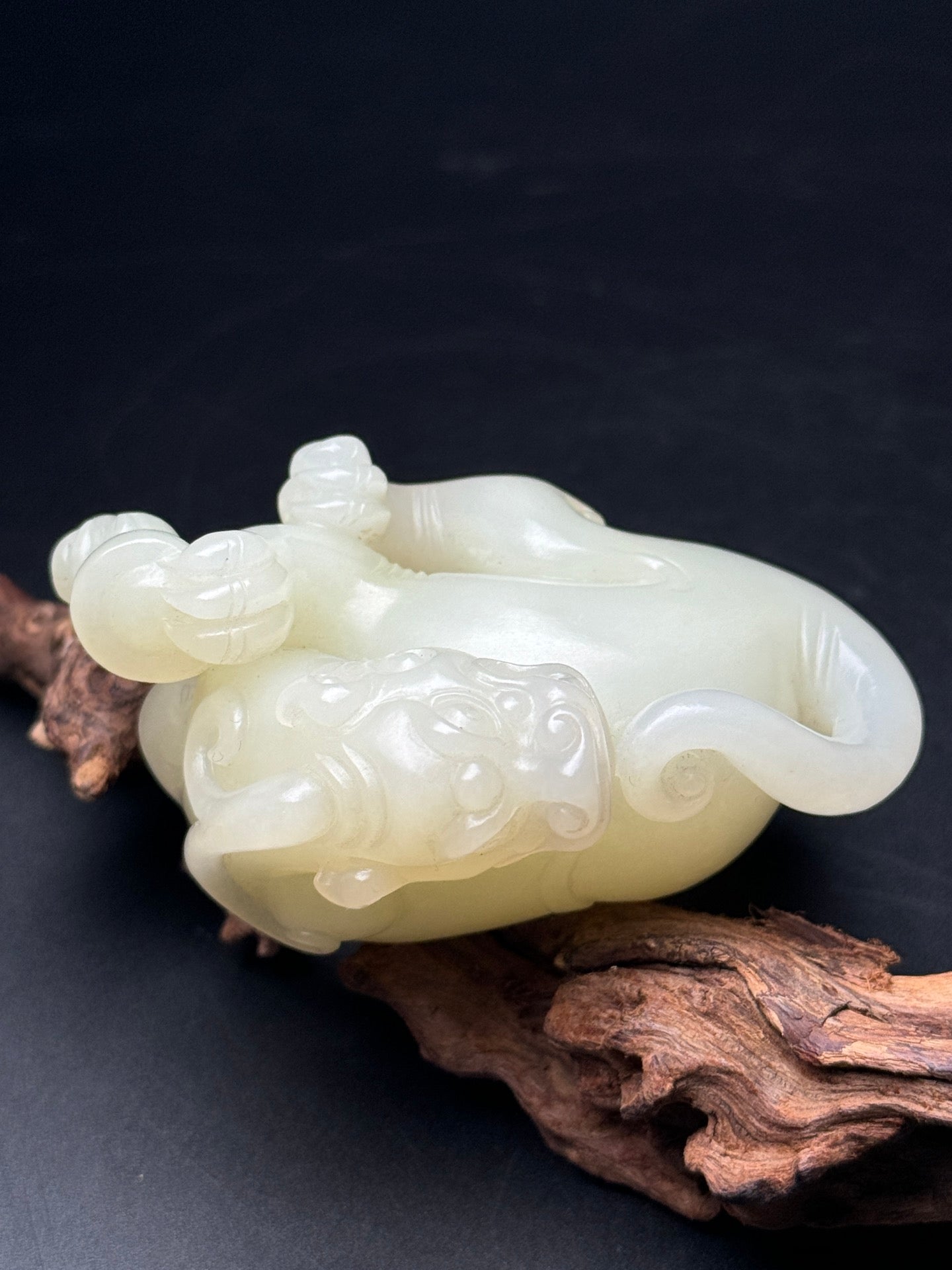 A0188 Chinese Natural Hetian Jade Carved Pixiu Statue