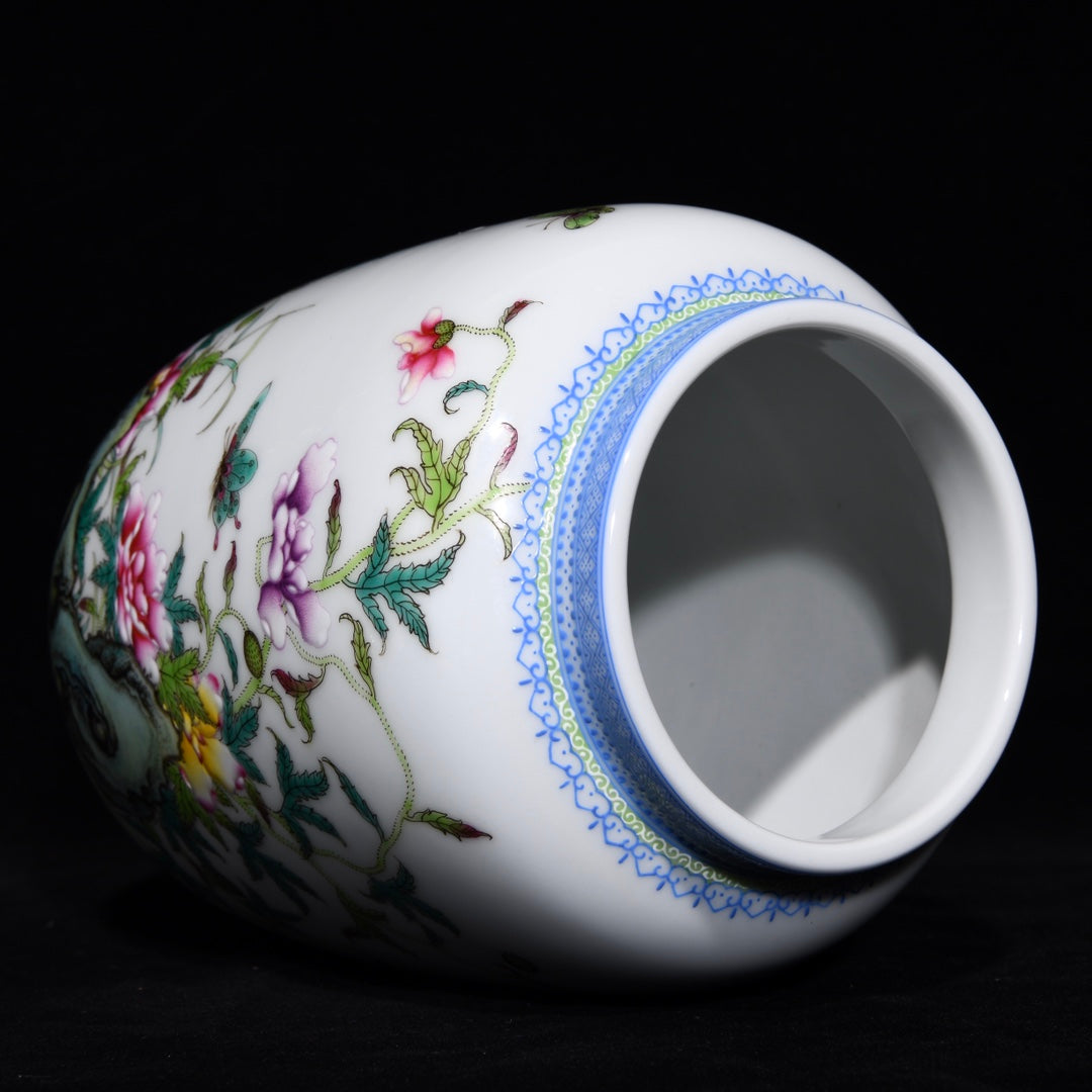 A0191 Chinese Gilt Gold Blue And White Porcelain Famille Rose Flower & Butterfly Design Porcelain Pot