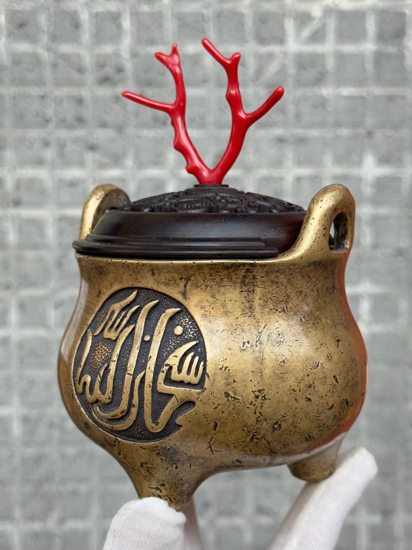 A0201 Vintage Chinese Brass Double Ears 3 Legs Incense Burner w Zitan Wood Inlay Red Coral Lid