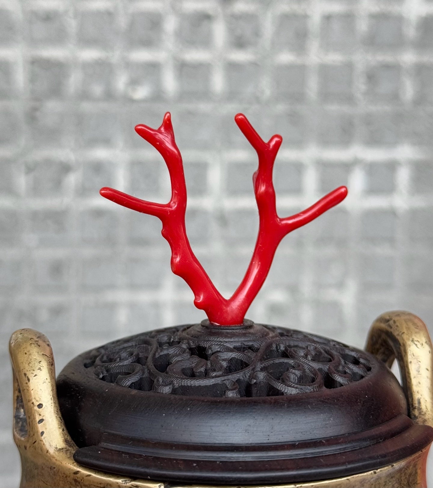 A0201 Vintage Chinese Brass Double Ears 3 Legs Incense Burner w Zitan Wood Inlay Red Coral Lid