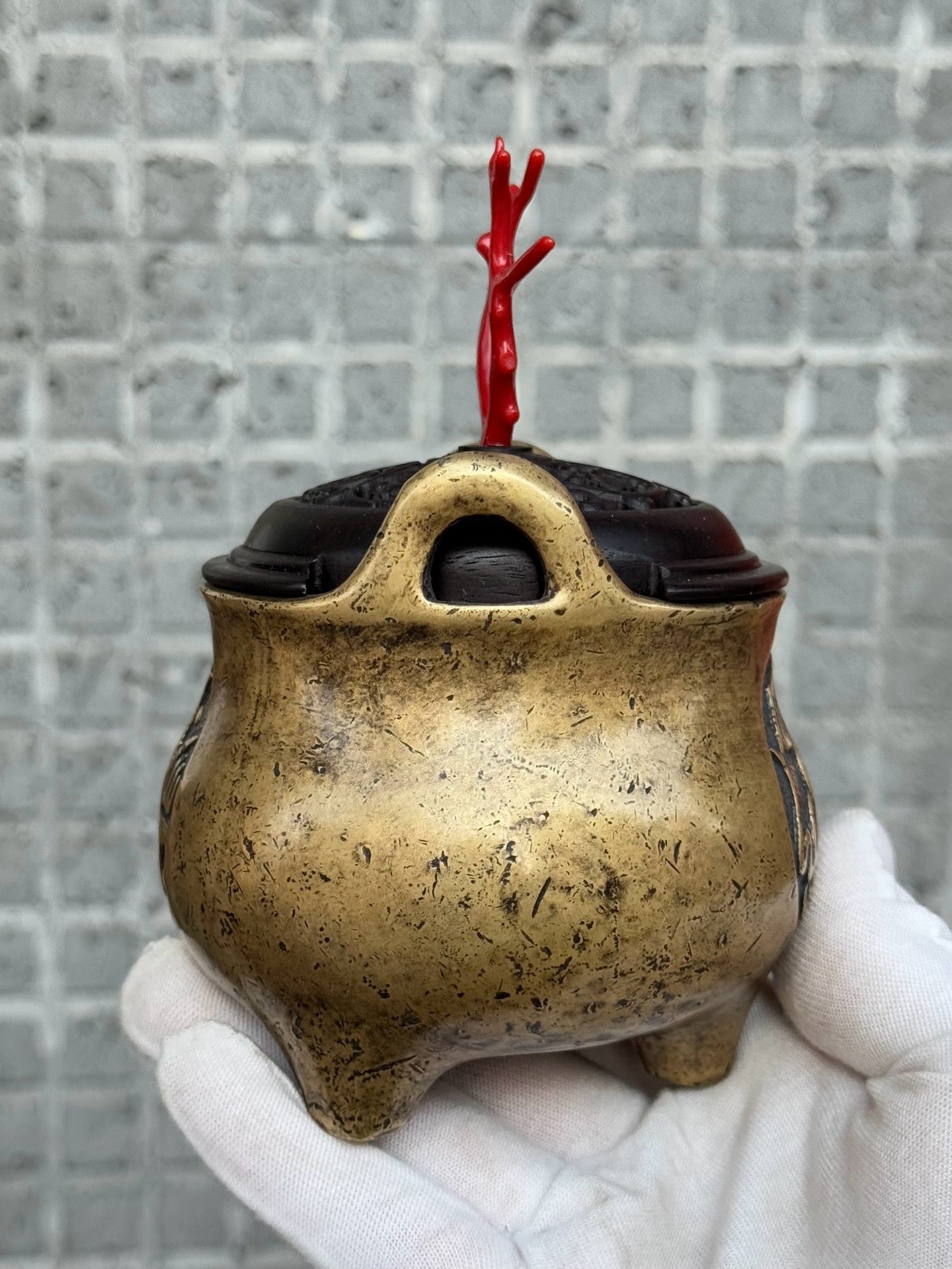 A0201 Vintage Chinese Brass Double Ears 3 Legs Incense Burner w Zitan Wood Inlay Red Coral Lid