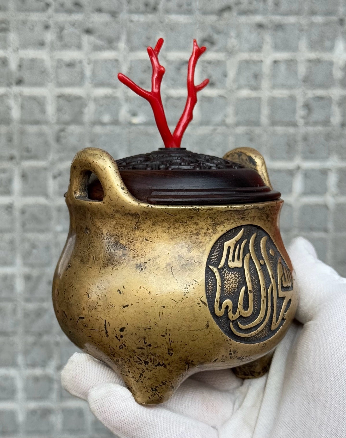 A0201 Vintage Chinese Brass Double Ears 3 Legs Incense Burner w Zitan Wood Inlay Red Coral Lid