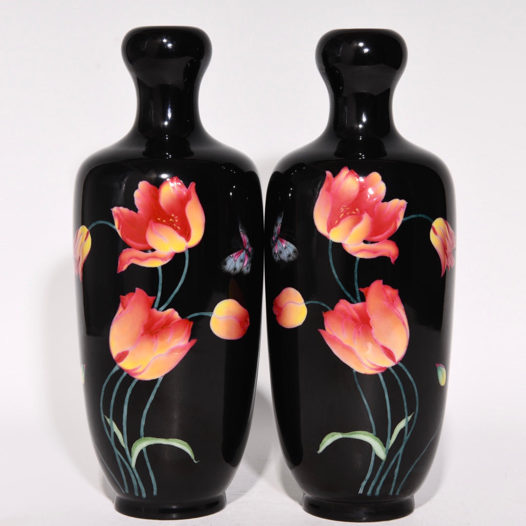 A0205 A Pair Chiense Black Glaze Famille Rose Flower Design Porcelain Vase