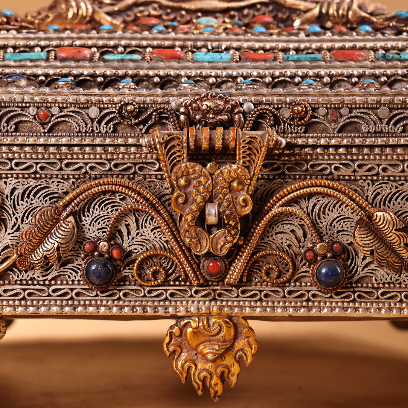 A0219 Tibetan Gilt Gold Pure Silver Inlay Turquoise & Lapis Lazuli,Red Coral Beast Head Design Jewellery Box