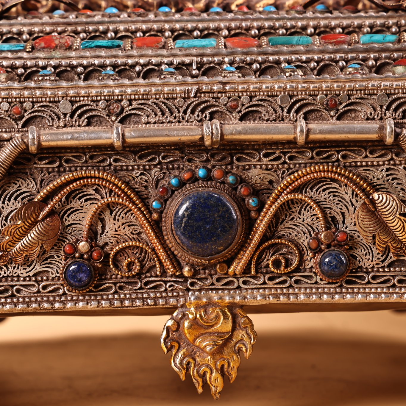 A0219 Tibetan Gilt Gold Pure Silver Inlay Turquoise & Lapis Lazuli,Red Coral Beast Head Design Jewellery Box