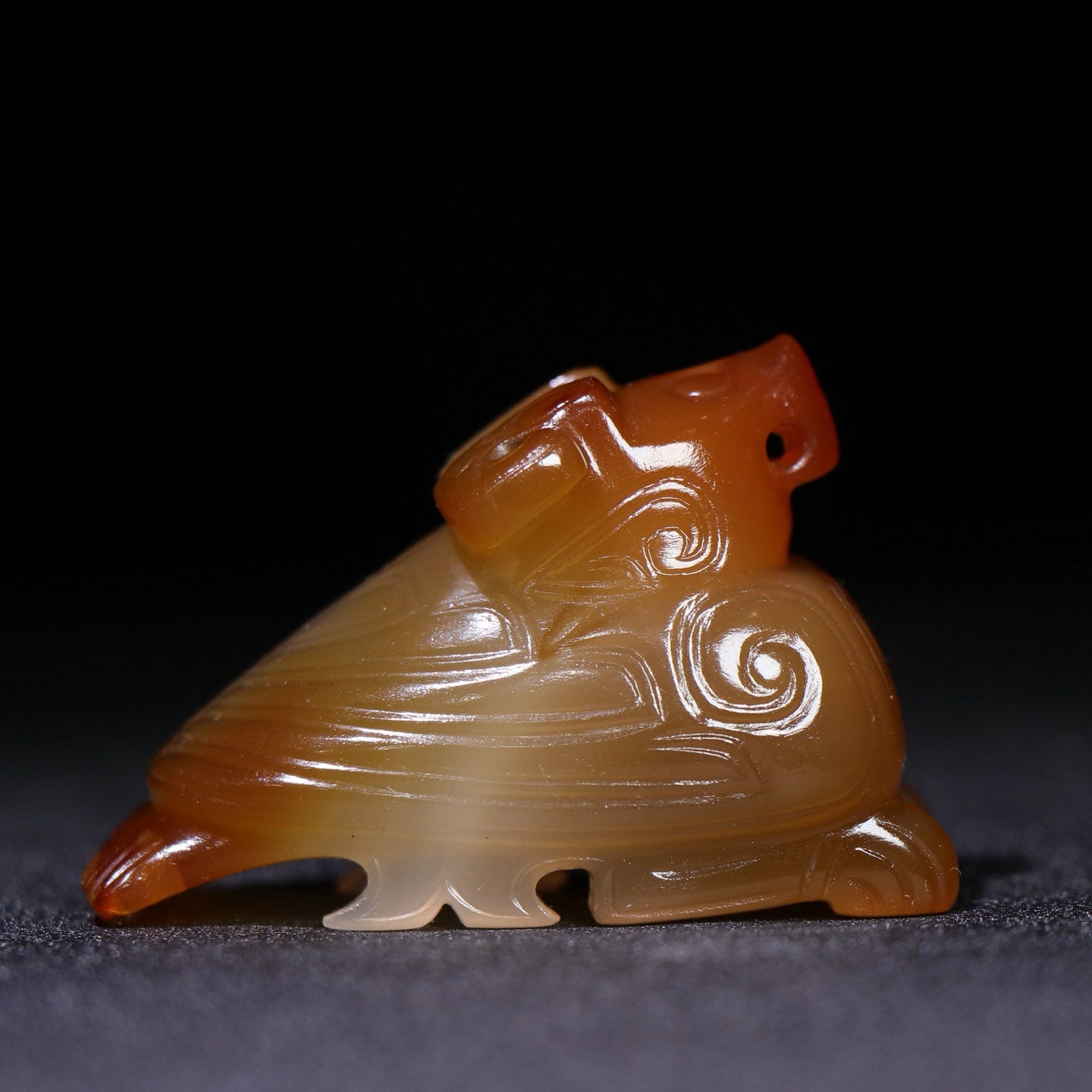 A0220 Old Chinese Agate Carved Bird Pendant