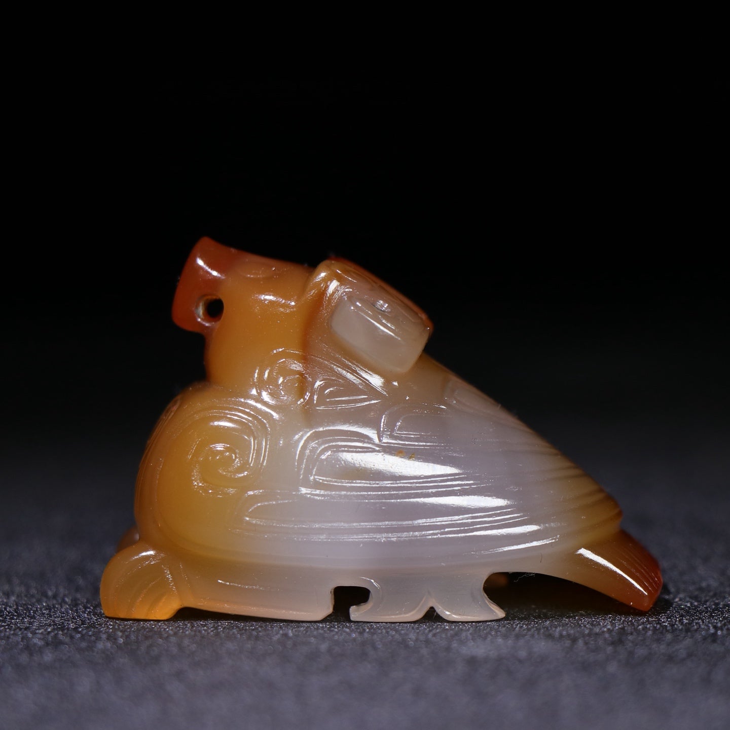 A0220 Old Chinese Agate Carved Bird Pendant