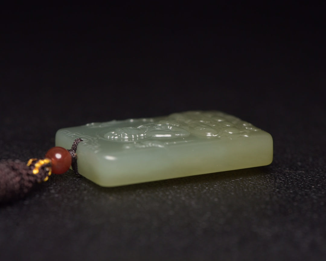 A0224 Chinese Natural Hetian Jade Carved Kwan-yin Pendant