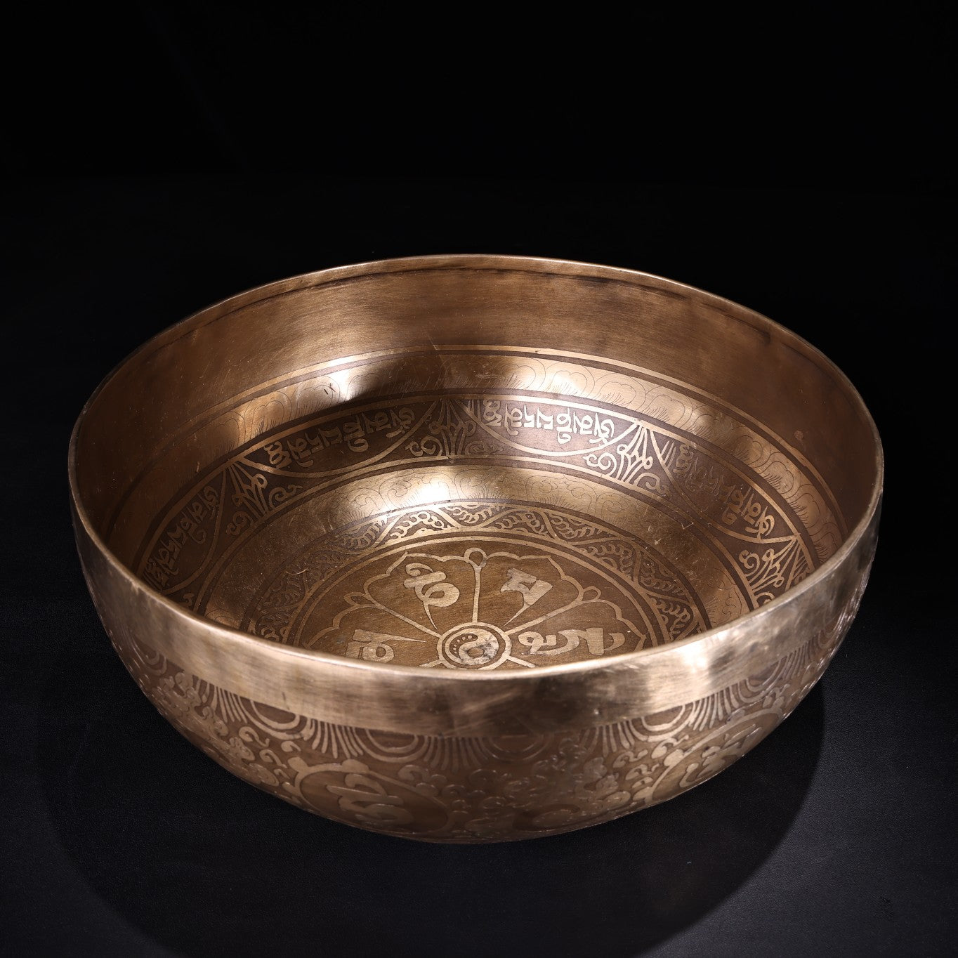 A0231 Tibetan White Copper Music Bowl