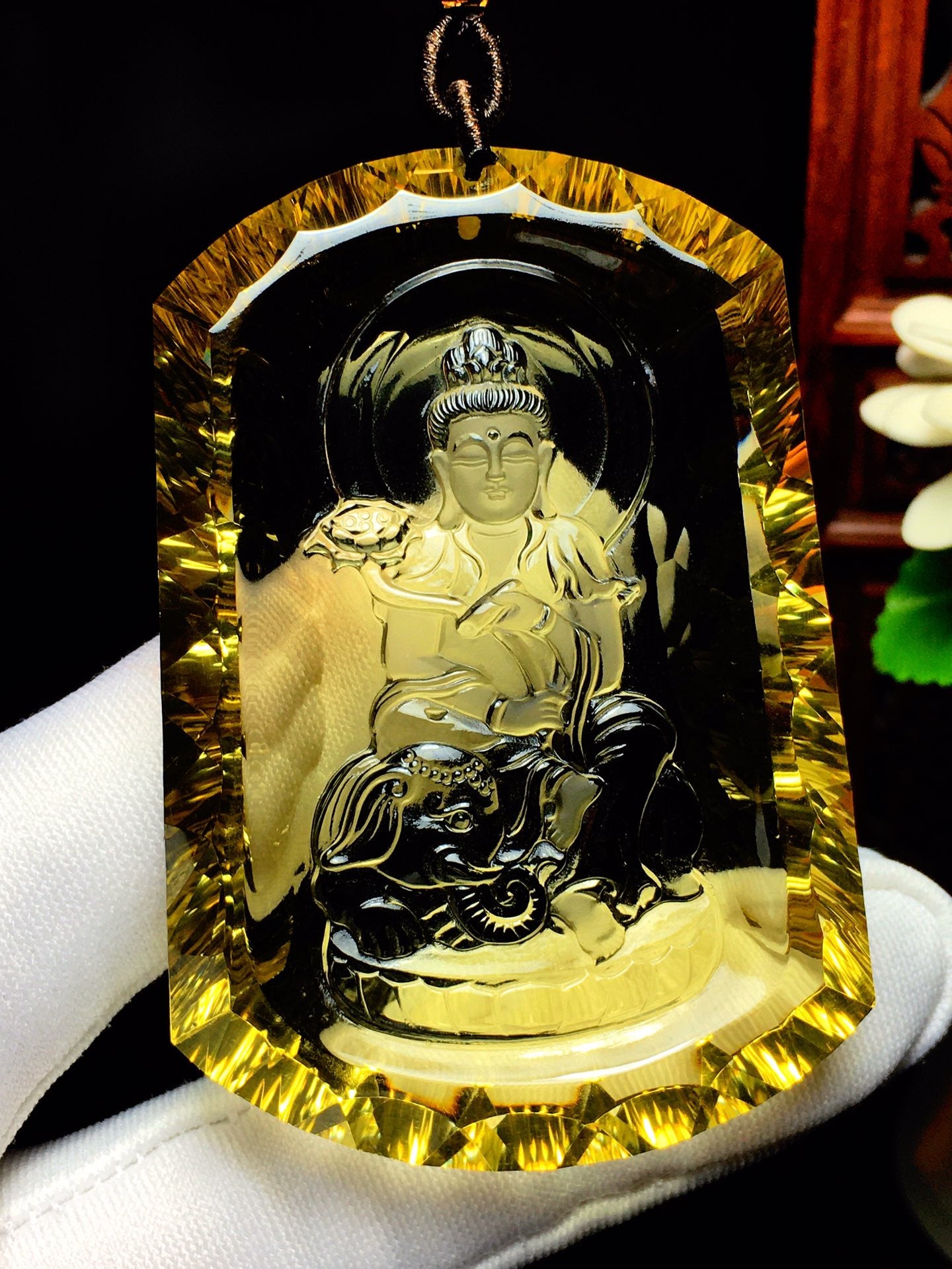 A0237 Natural Yellow Crystal Carved Samantabhadra Bodhisattva Pendant