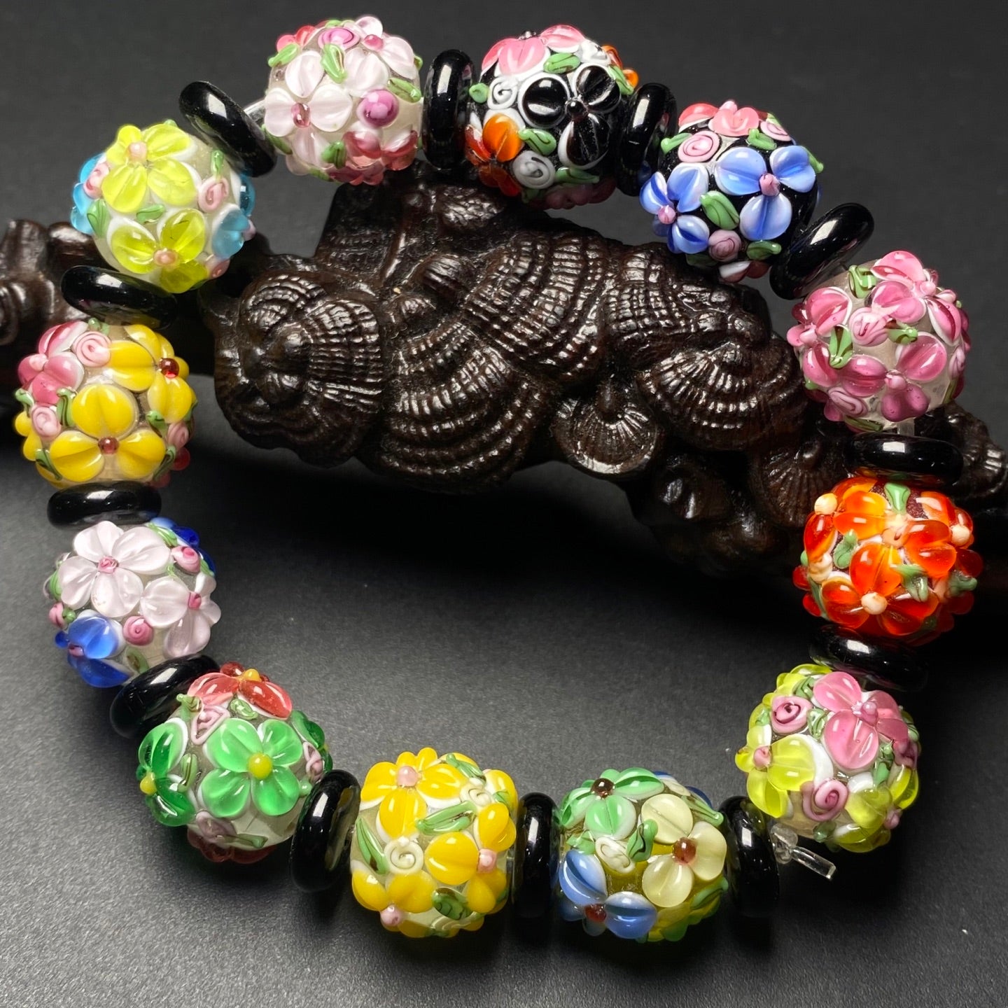 A0245 Old Chinese Peking Glass Flower Beads Bracelet