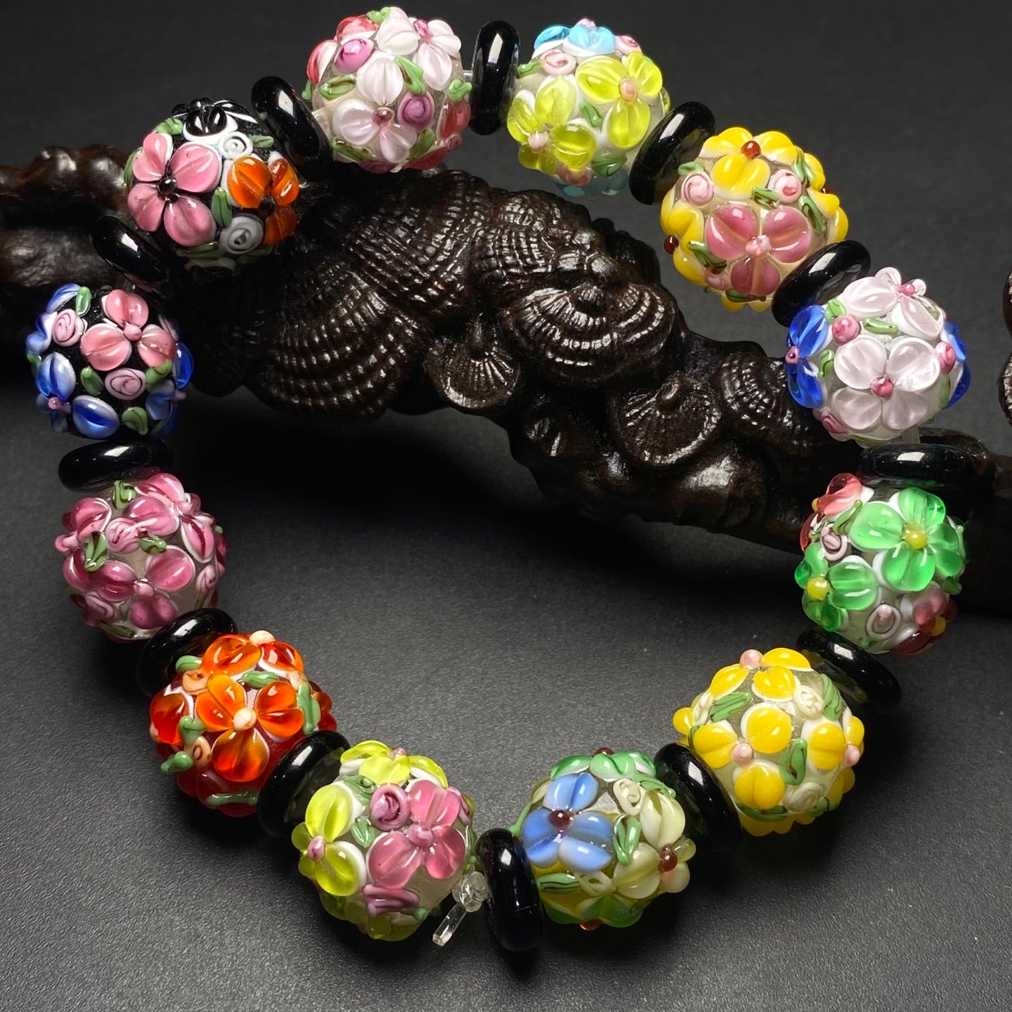 A0245 Old Chinese Peking Glass Flower Beads Bracelet