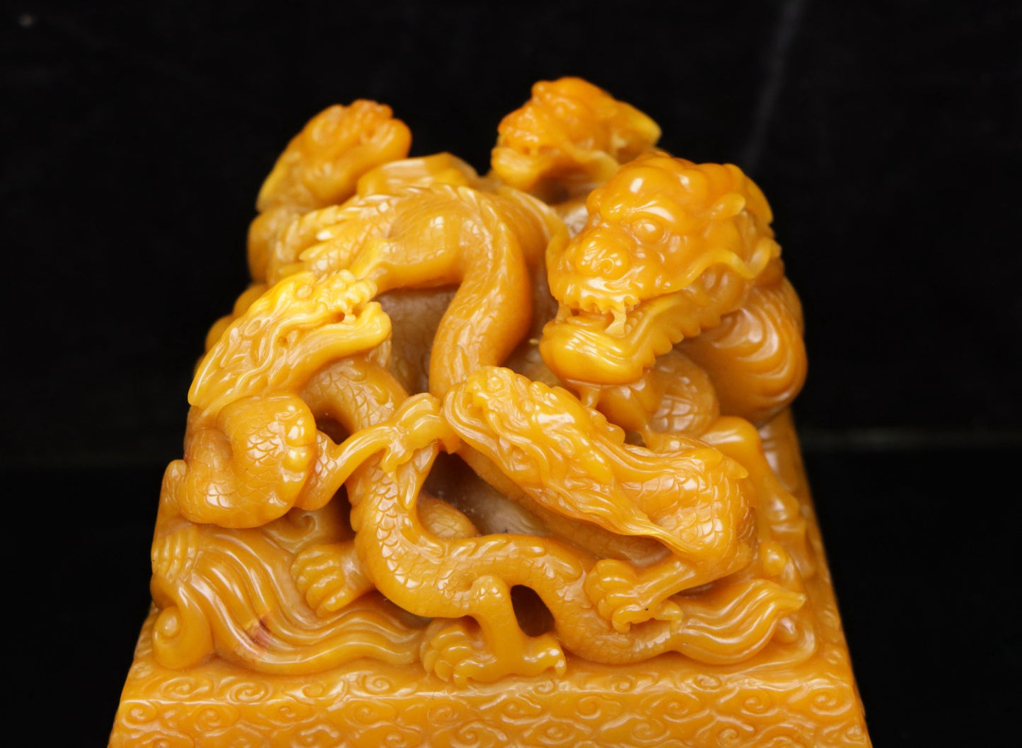 A0263 Vintage Chinese Shoushan Stone Tianhuang Stone Carved Five Dragon Poetic Prose Seal