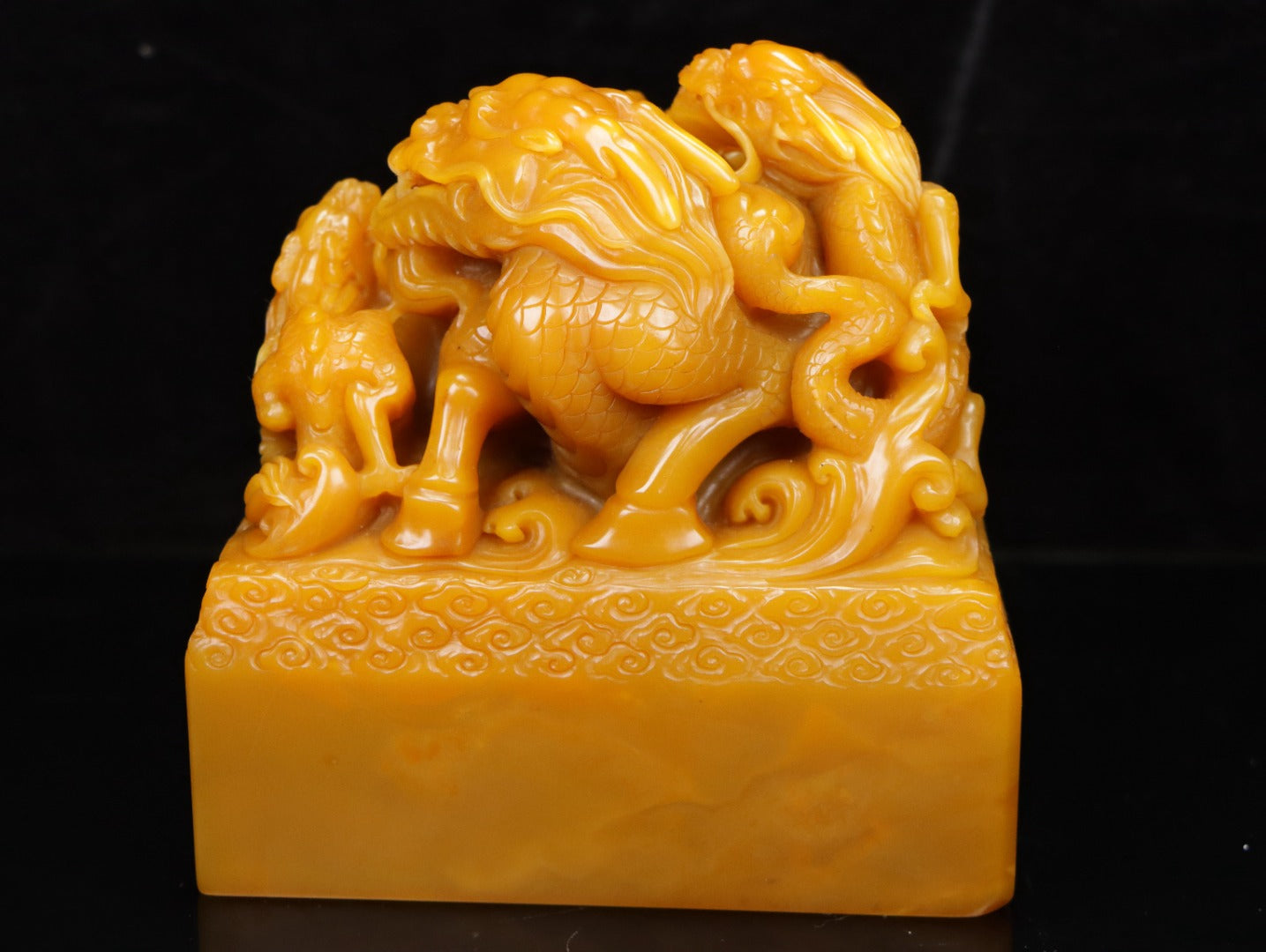 A0263 Vintage Chinese Shoushan Stone Tianhuang Stone Carved Five Dragon Poetic Prose Seal