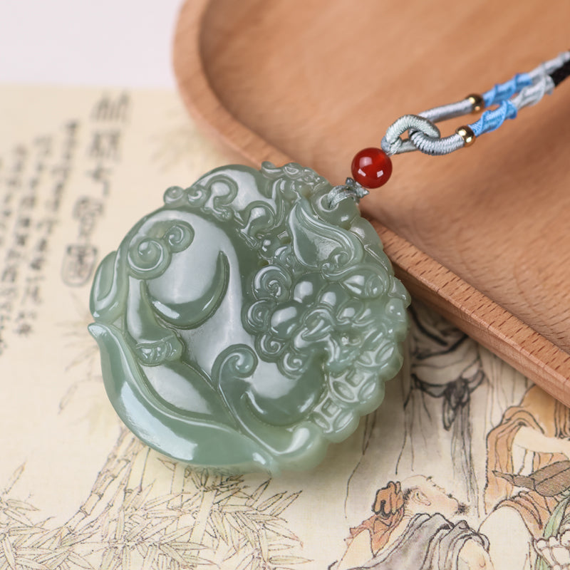 A0274 Chinese Natural Green Hetian Jade Carved Pixiu Pendant