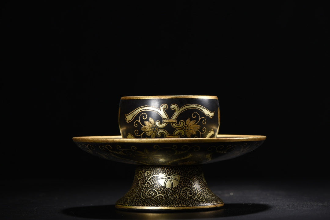 A0279 Old Chinese Gilt Gold Black Lacquerware Flower Design Cup