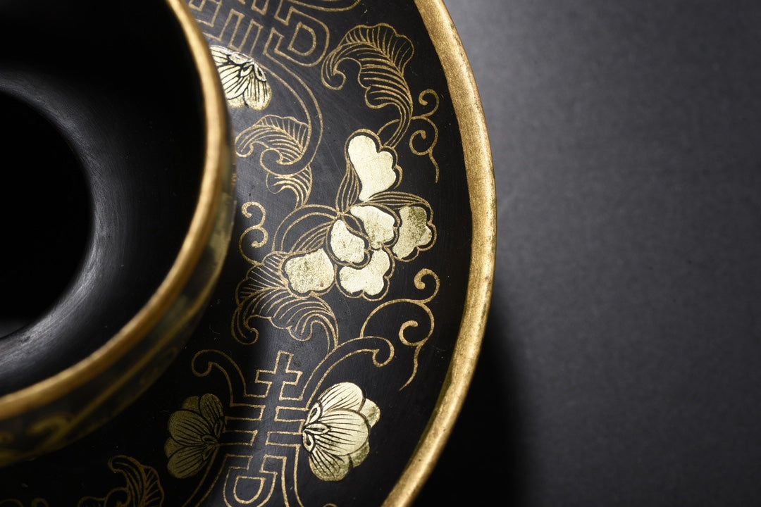 A0279 Old Chinese Gilt Gold Black Lacquerware Flower Design Cup