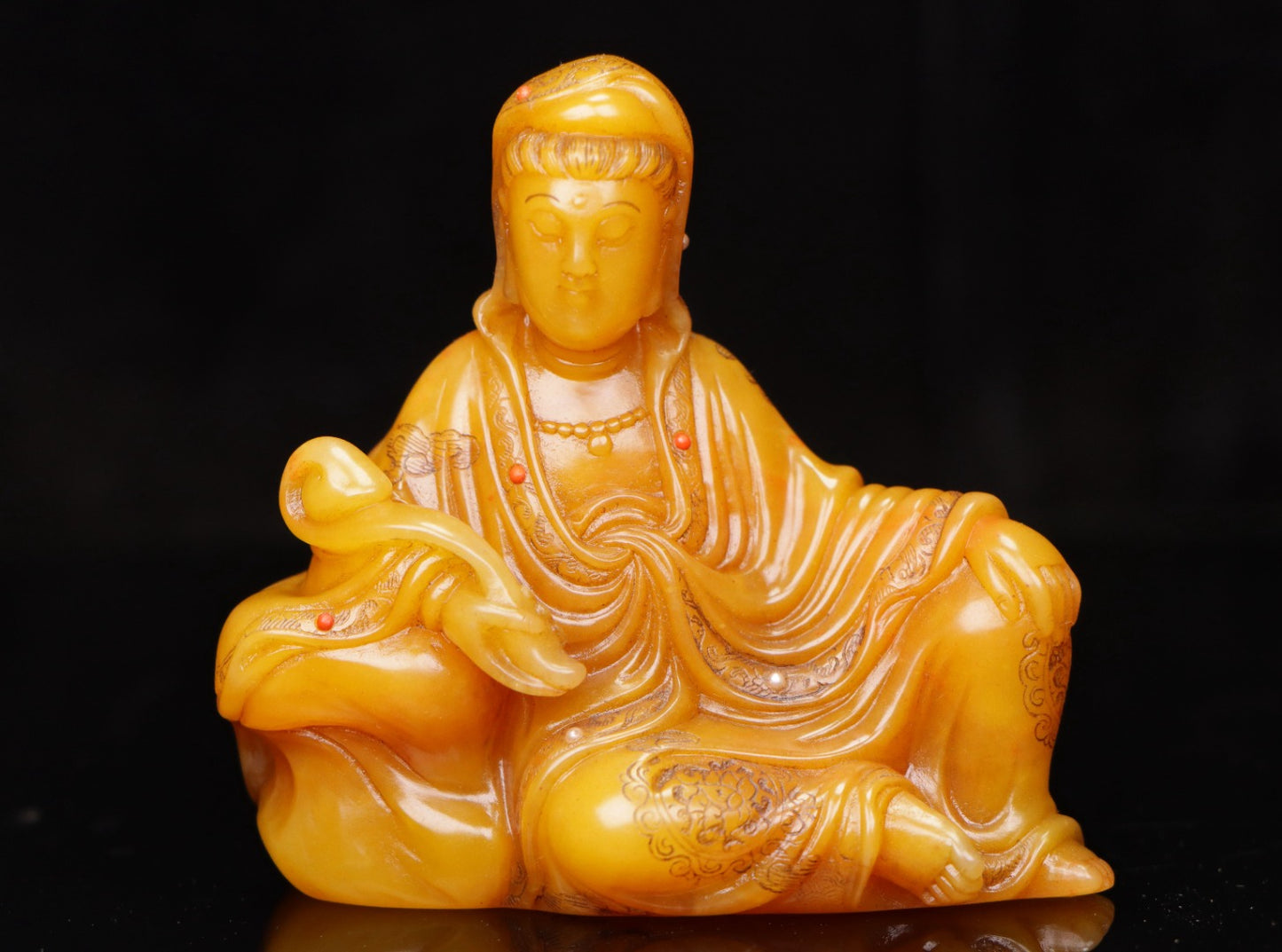 A0284 Vintage Chinese Shoushan Stone Tianhuang Stone Carved Kwan-yin Statue w Box