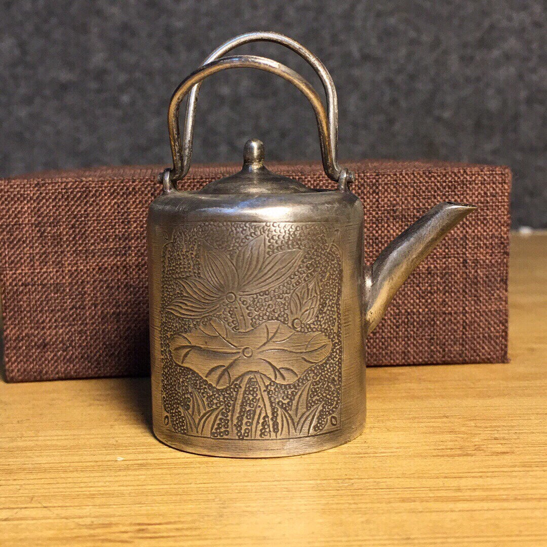 A0288 Old Chinese Pure Silver Goldfish Design Handle Teapot