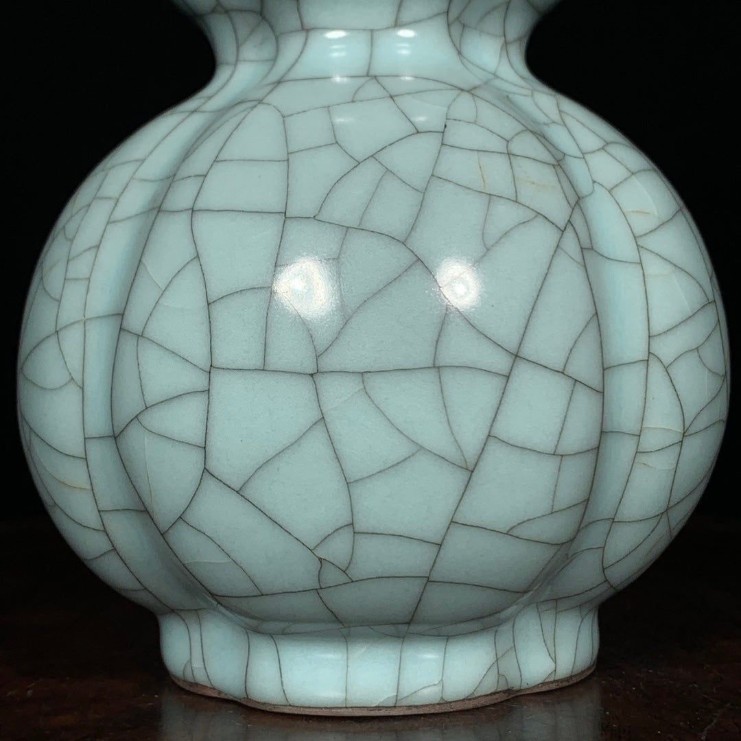 A0293 Chinese Guan Kiln Blue Glaze Gourd Porcelain Vase