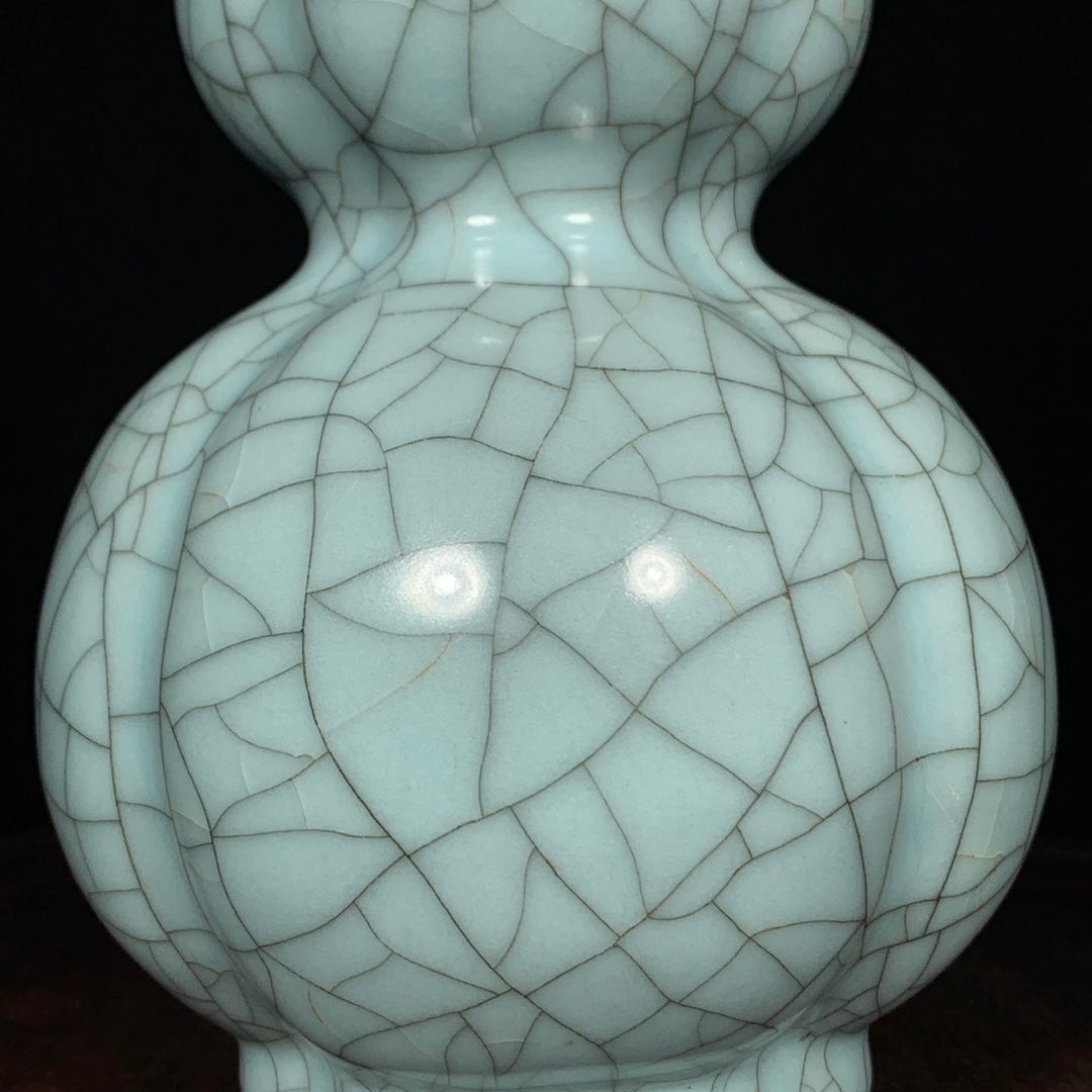 A0293 Chinese Guan Kiln Blue Glaze Gourd Porcelain Vase