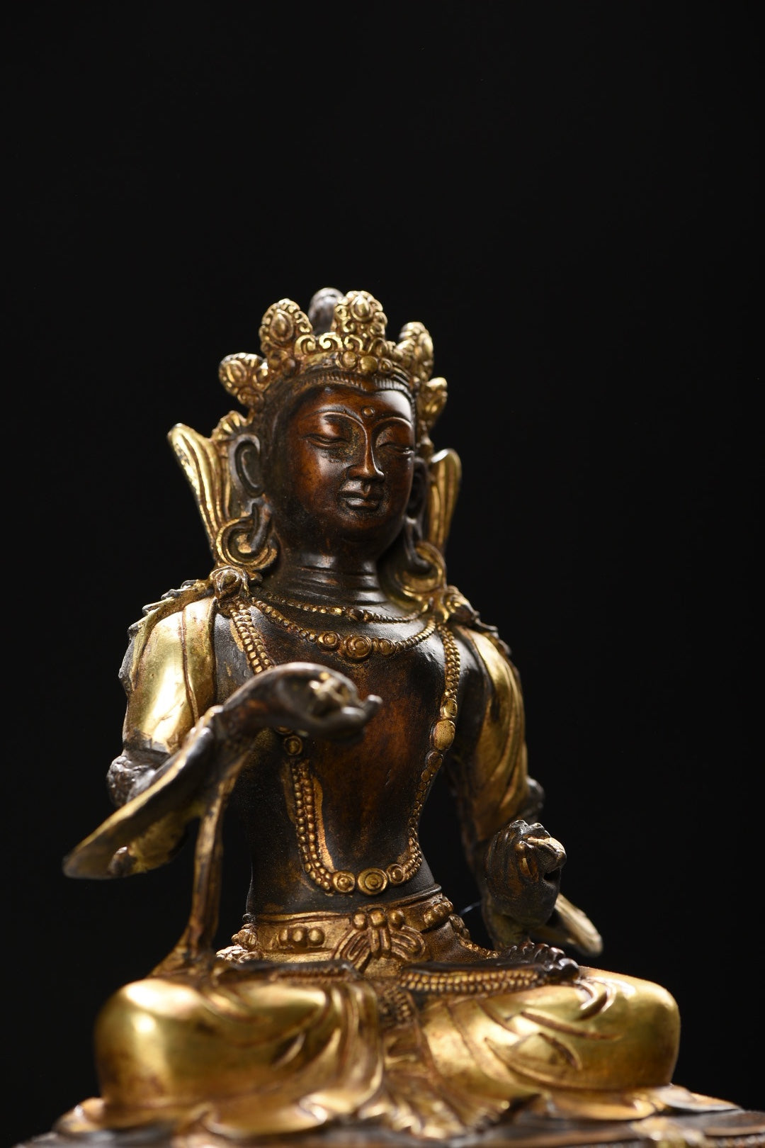 A0294 Vintage Chinese Gilt Gold Bronze Buddha Statue