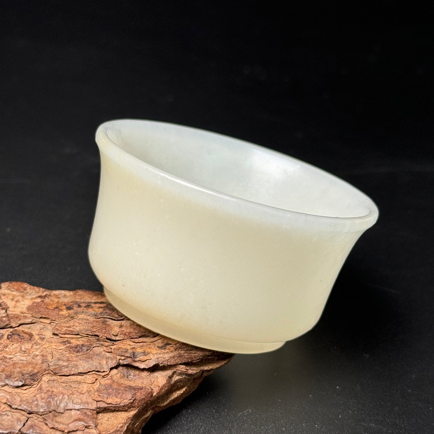 A0296 Superb Chinese Natural Hetian Jade Carved Cup