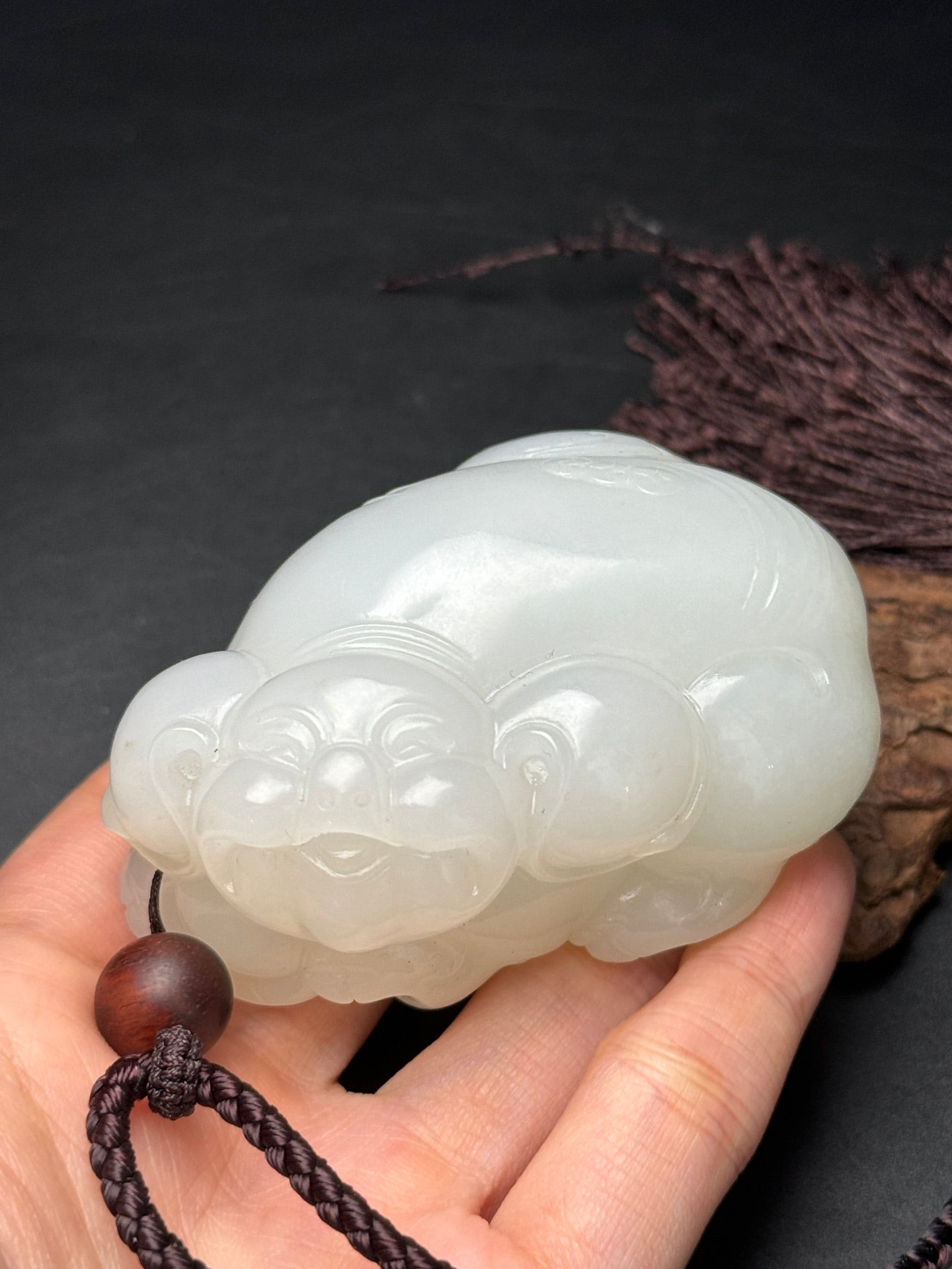 A0299 High Quality Chinese White Hetian Jade Carved Fortune Pig Statue