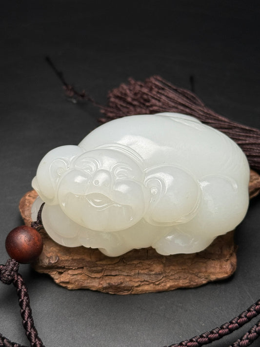 A0299 High Quality Chinese White Hetian Jade Carved Fortune Pig Statue