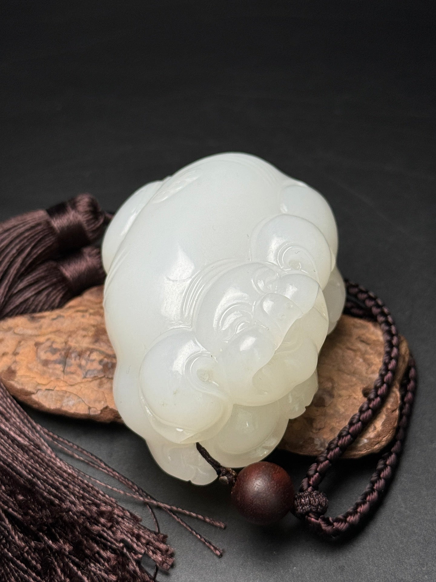 A0299 High Quality Chinese White Hetian Jade Carved Fortune Pig Statue