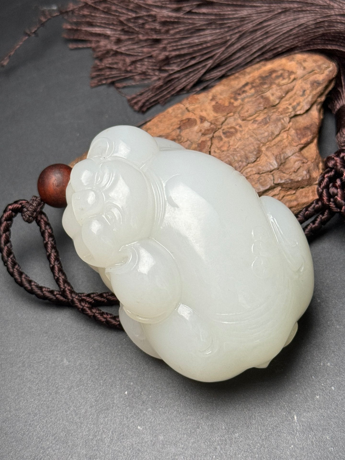 A0299 High Quality Chinese White Hetian Jade Carved Fortune Pig Statue